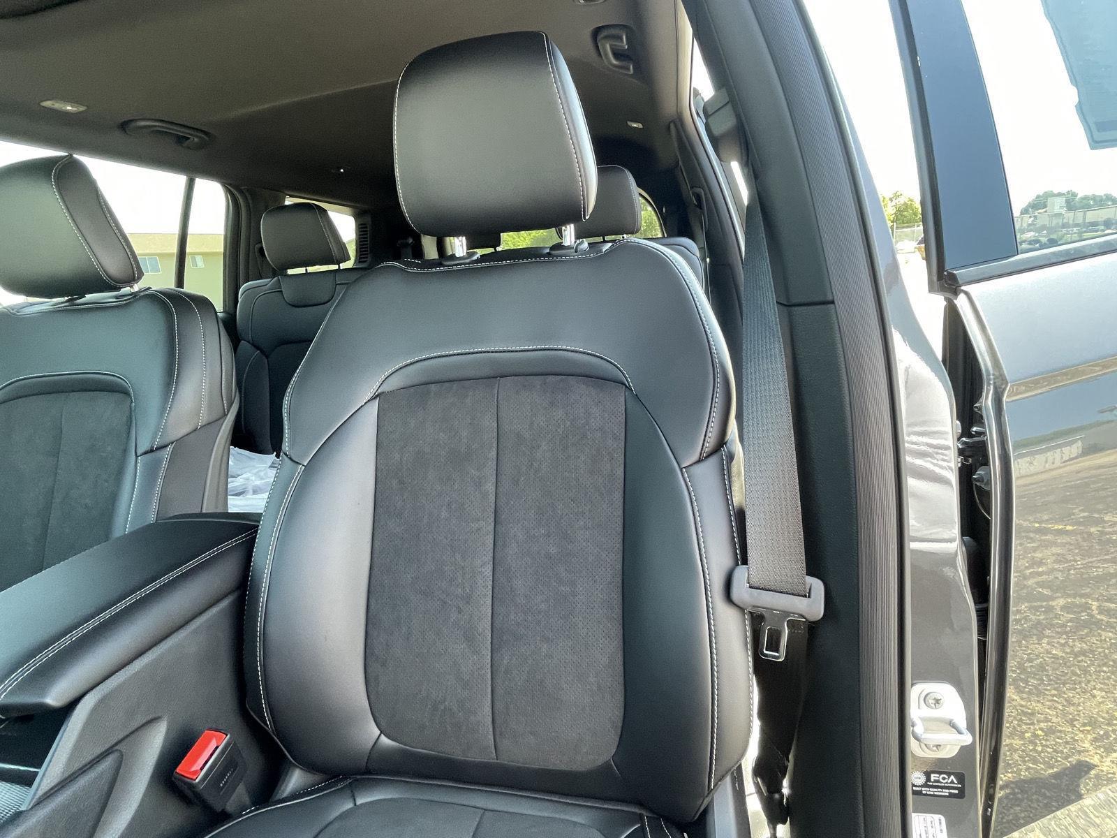 2025 Jeep Grand Cherokee Altitude X photo 23