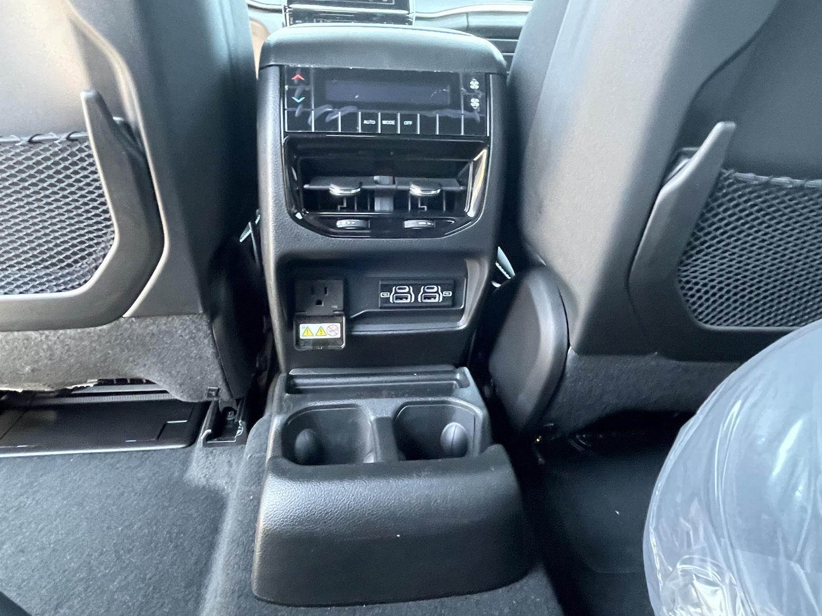 2025 Jeep Grand Cherokee Altitude X photo 24