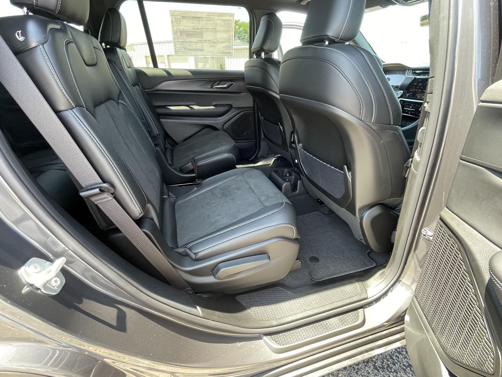 2025 Jeep Grand Cherokee Altitude X photo 26