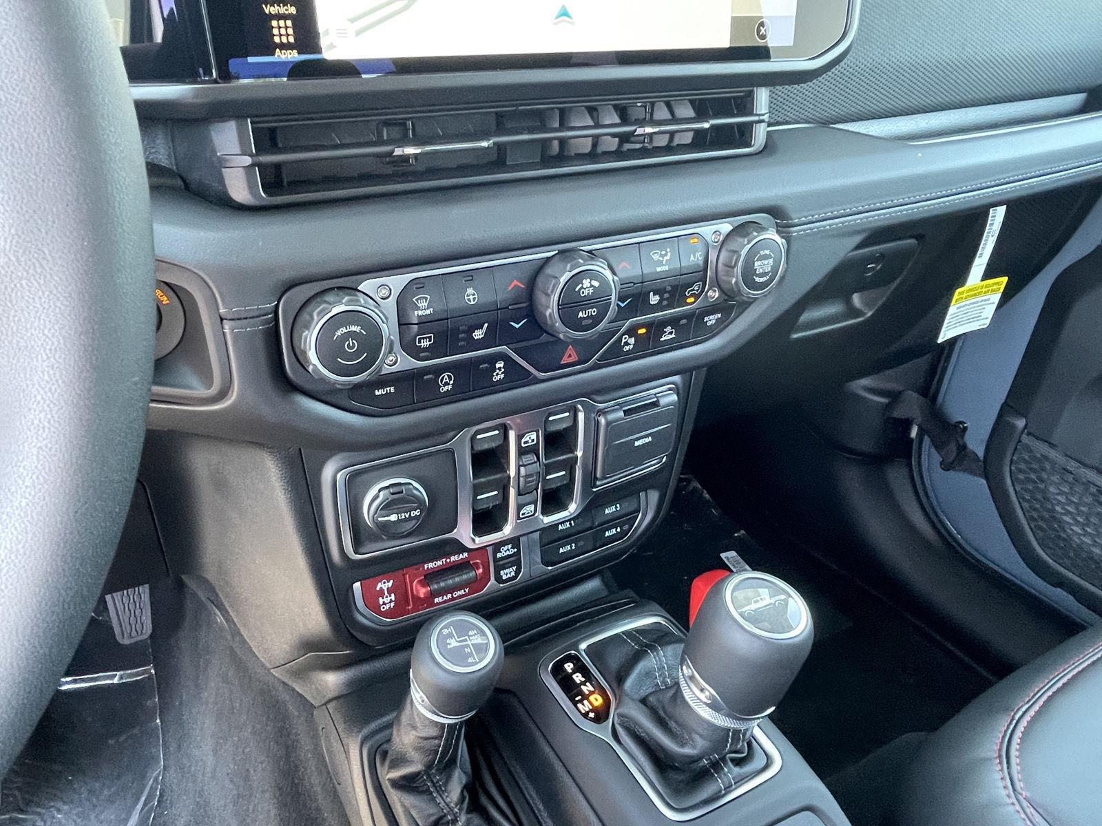 2025 Jeep Gladiator Rubicon photo 18