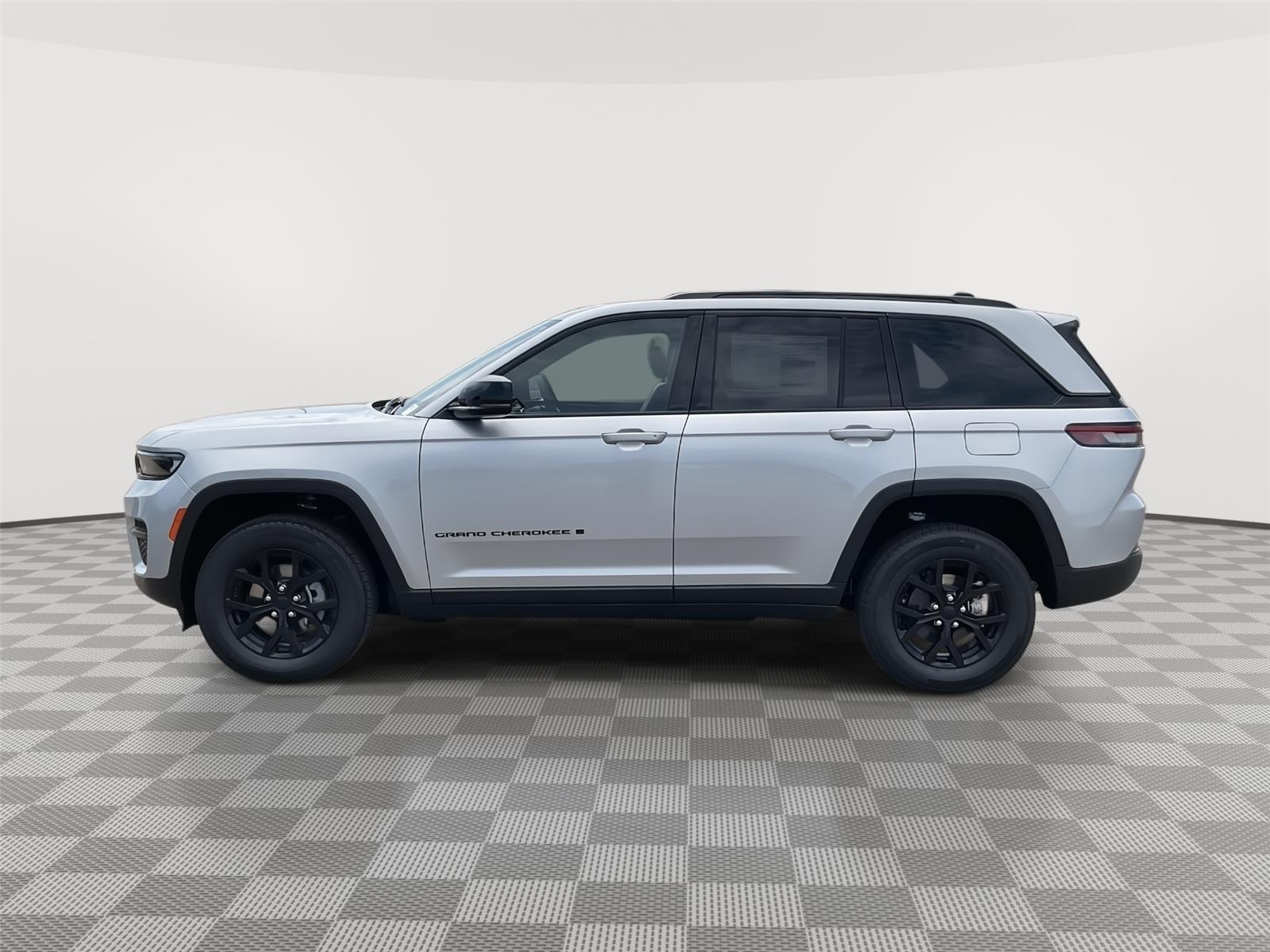 2025 Jeep Grand Cherokee Altitude X photo 2