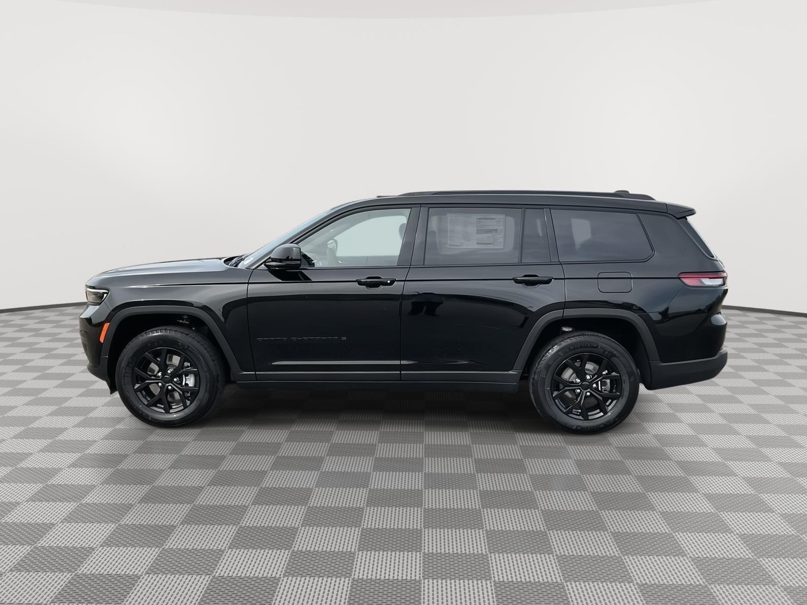 2025 Toyota RAV4 LE photo 2