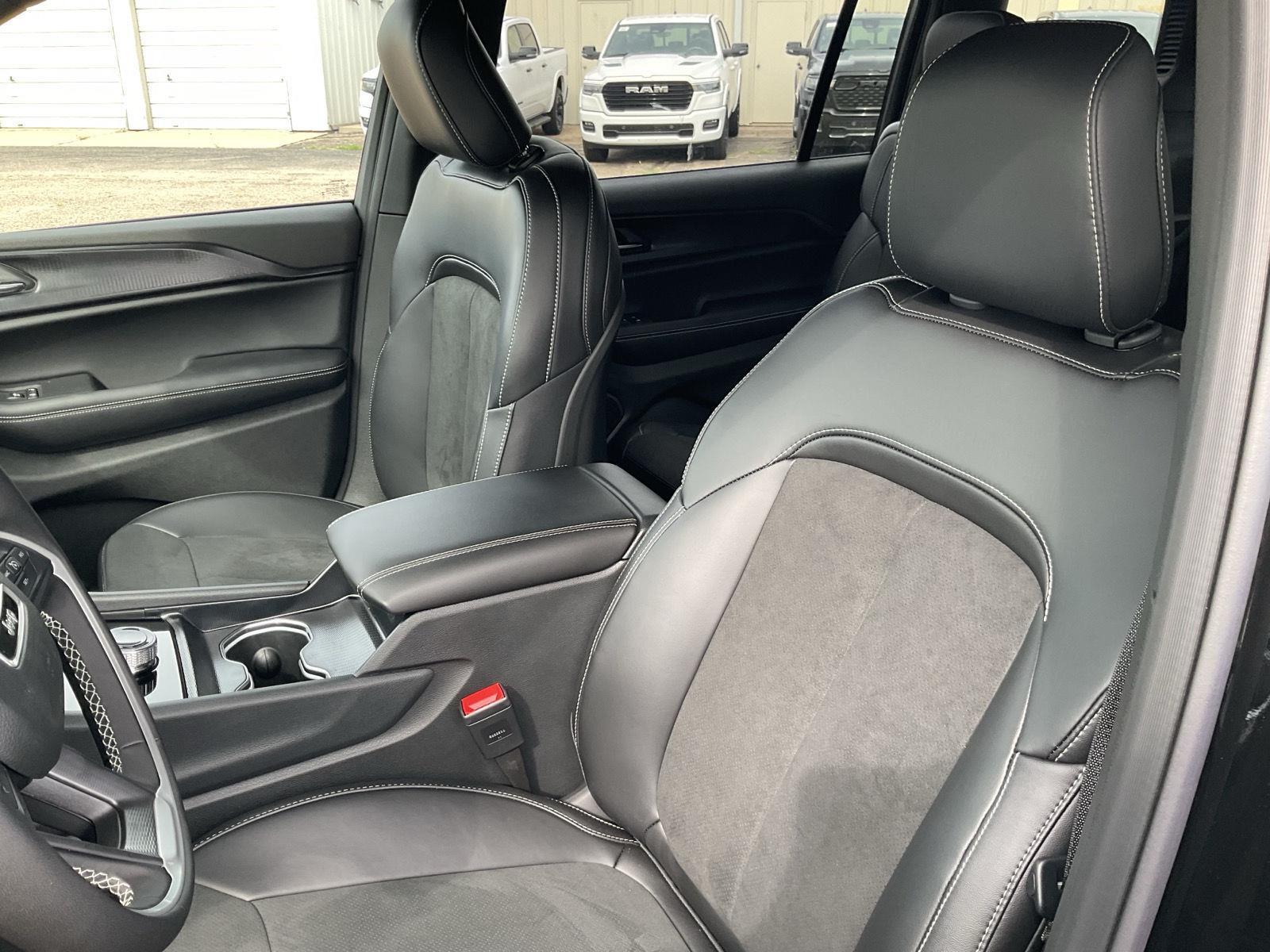 New 2025 Jeep Grand Cherokee L Altitude X SUV/Crossover for sale in Grand Island NE