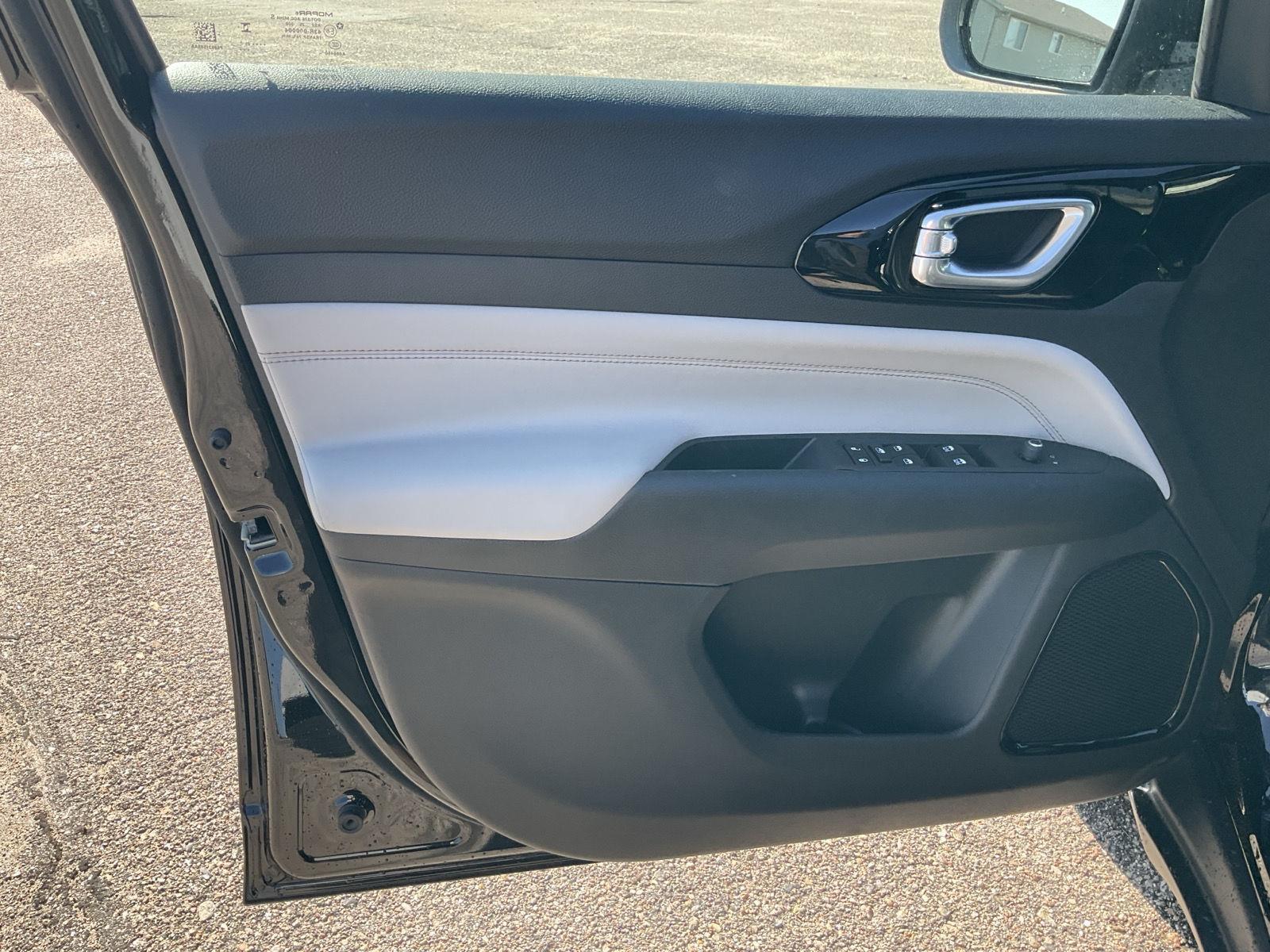 New 2025 Jeep Compass Limited SUV/Crossover for sale in Grand Island NE