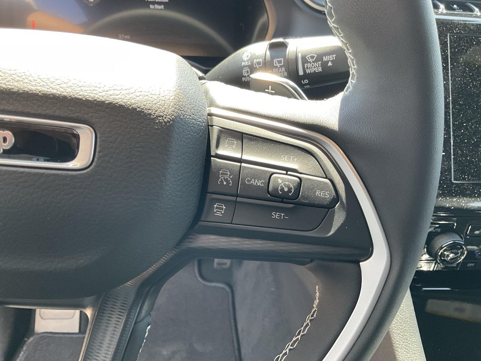 2025 Jeep Grand Cherokee Laredo Altitude X photo 9
