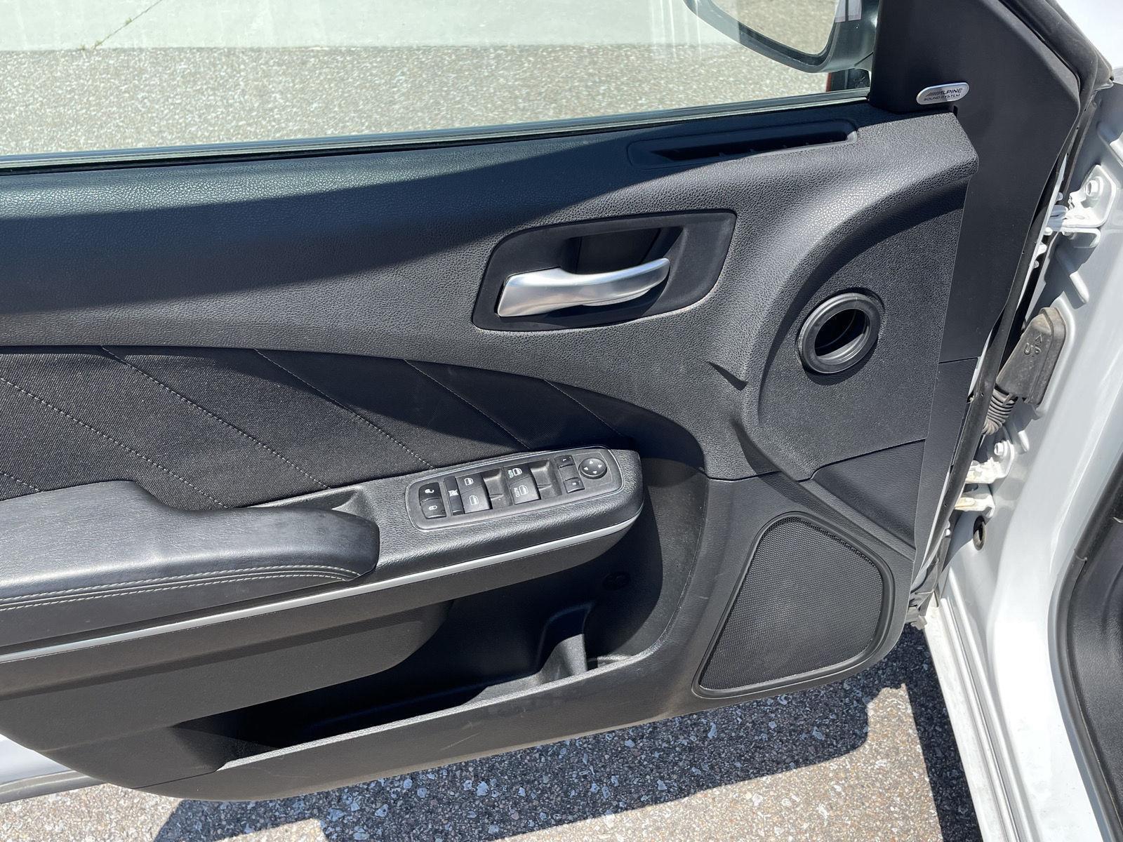 2023 Dodge Charger SXT photo 11