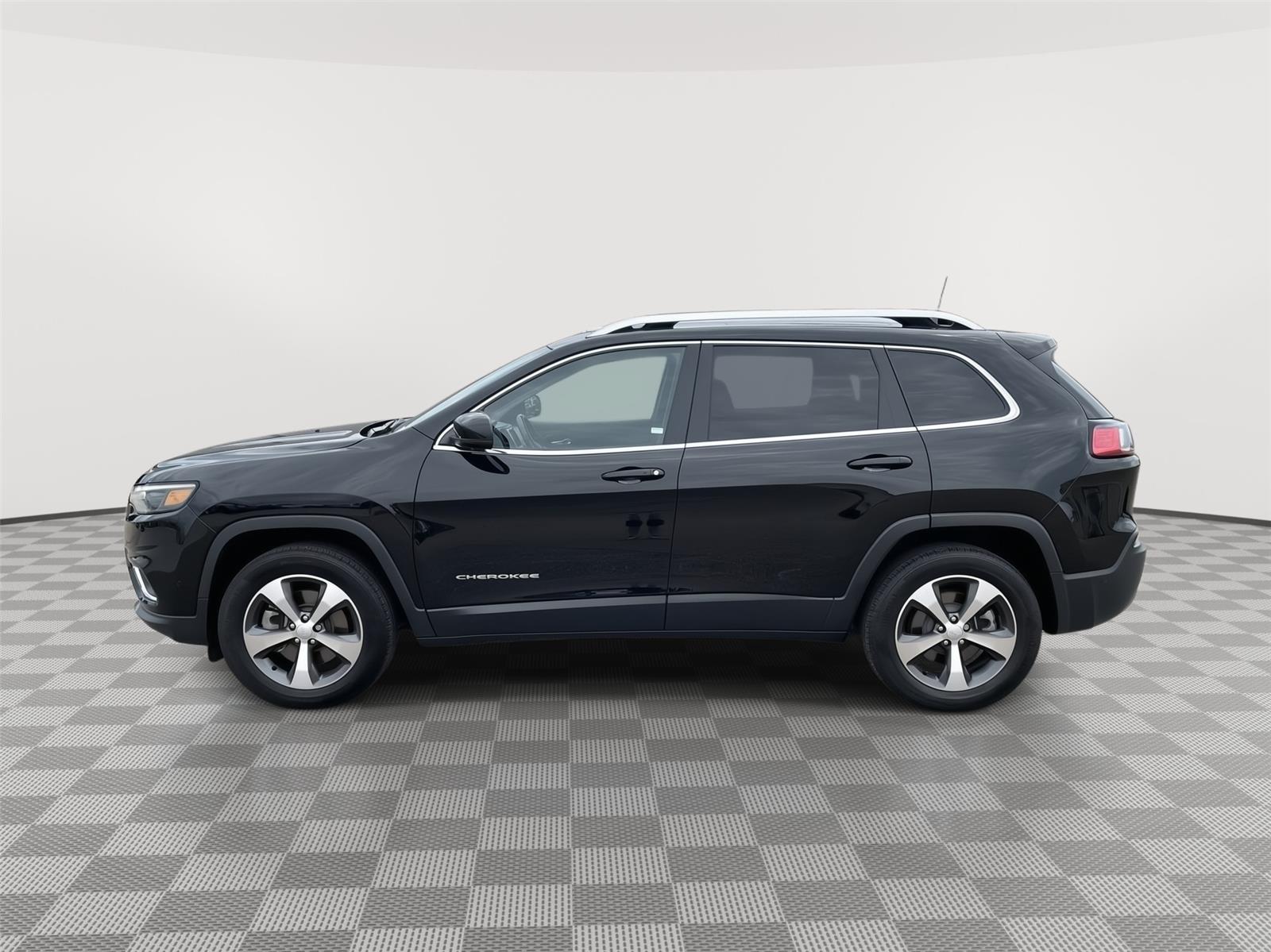 Used 2021 Jeep Cherokee Limited SUV for sale in Grand Island NE