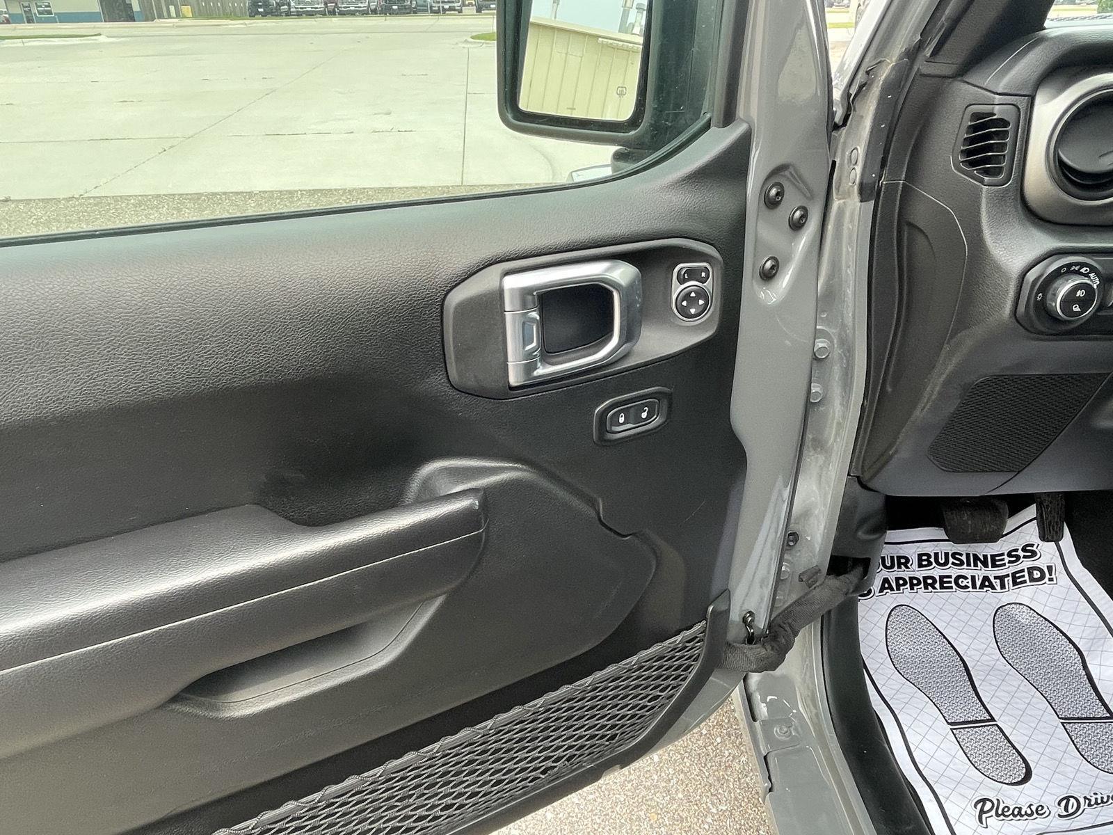 Pre-Owned 2021 Jeep Gladiator for sale in Grand Island NE