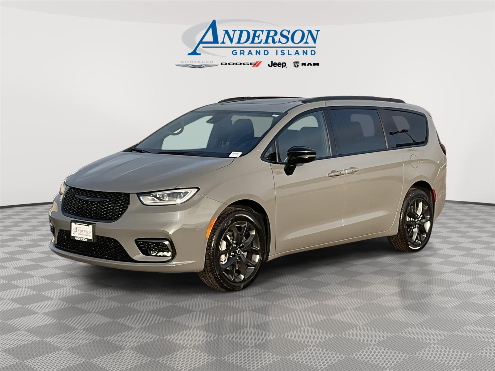 New 2025 Chrysler Pacifica Limited Minivans for sale in Grand Island NE