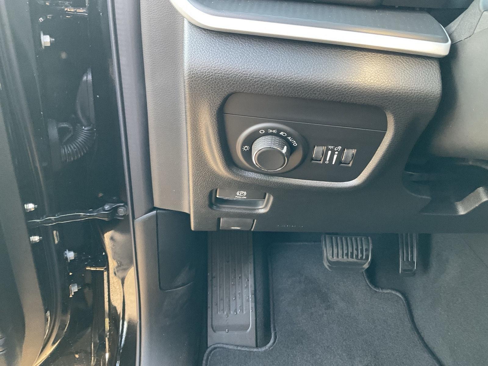 2025 Jeep Grand Cherokee Laredo Altitude X photo 15