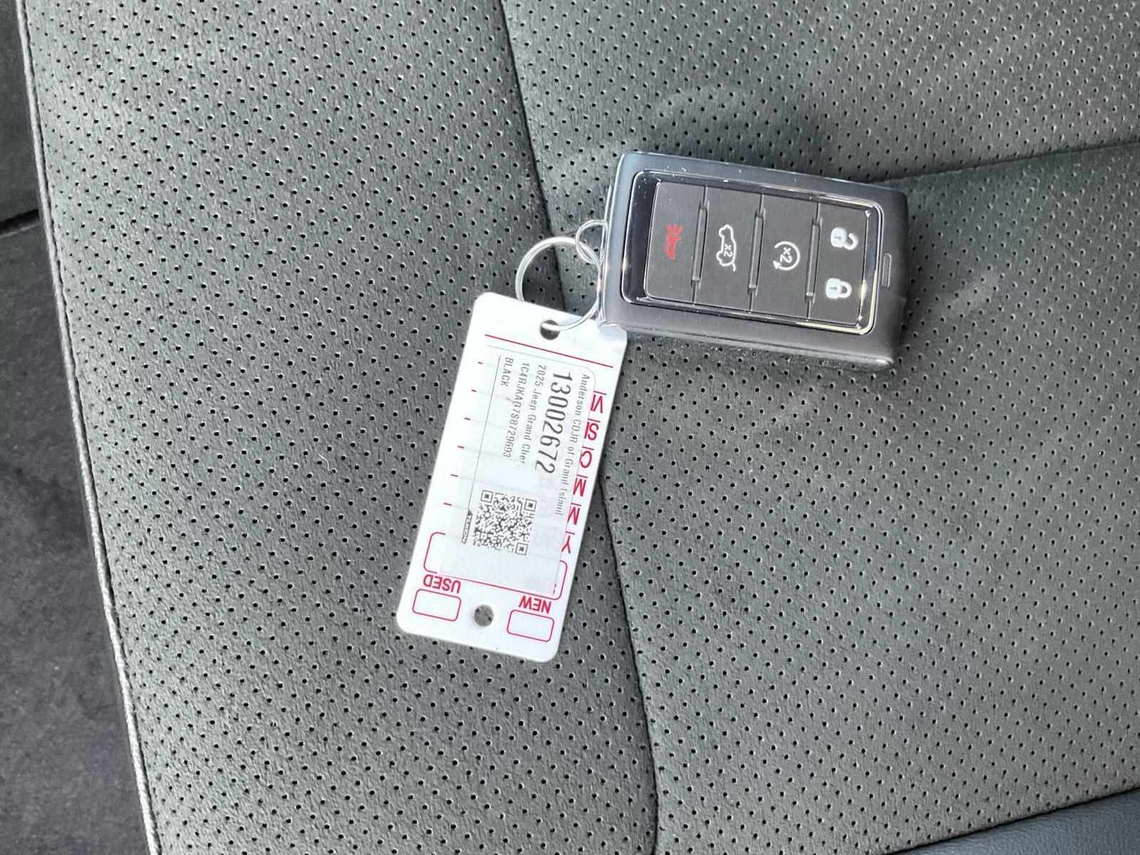 Used 2025 Jeep Grand Cherokee L for sale in Grand Island NE