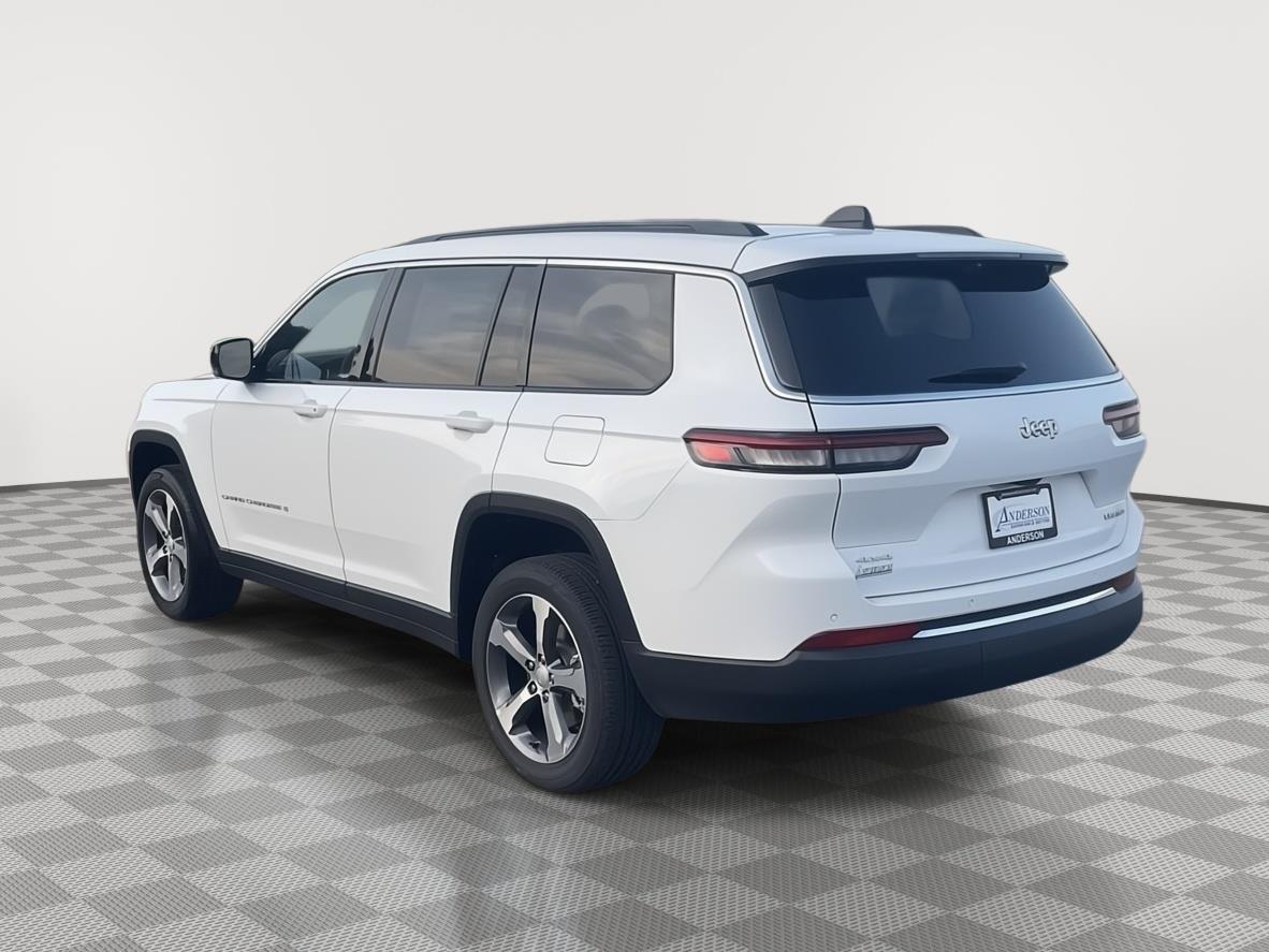 2025 Jeep Grand Cherokee Limited photo 3