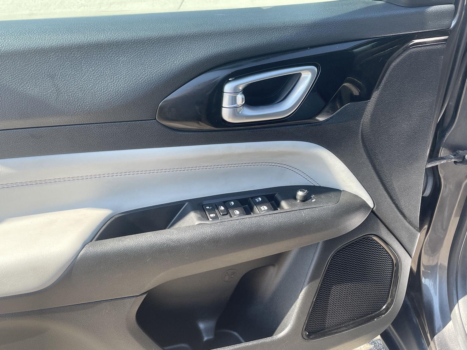 2023 Jeep Compass Limited photo 11