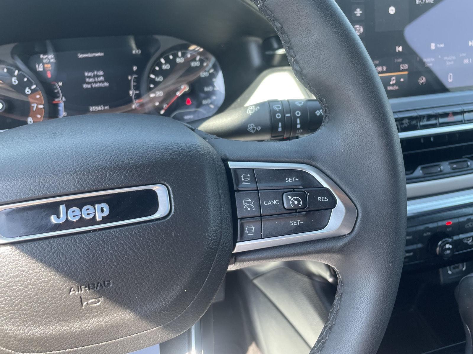 2023 Jeep Compass Limited photo 14