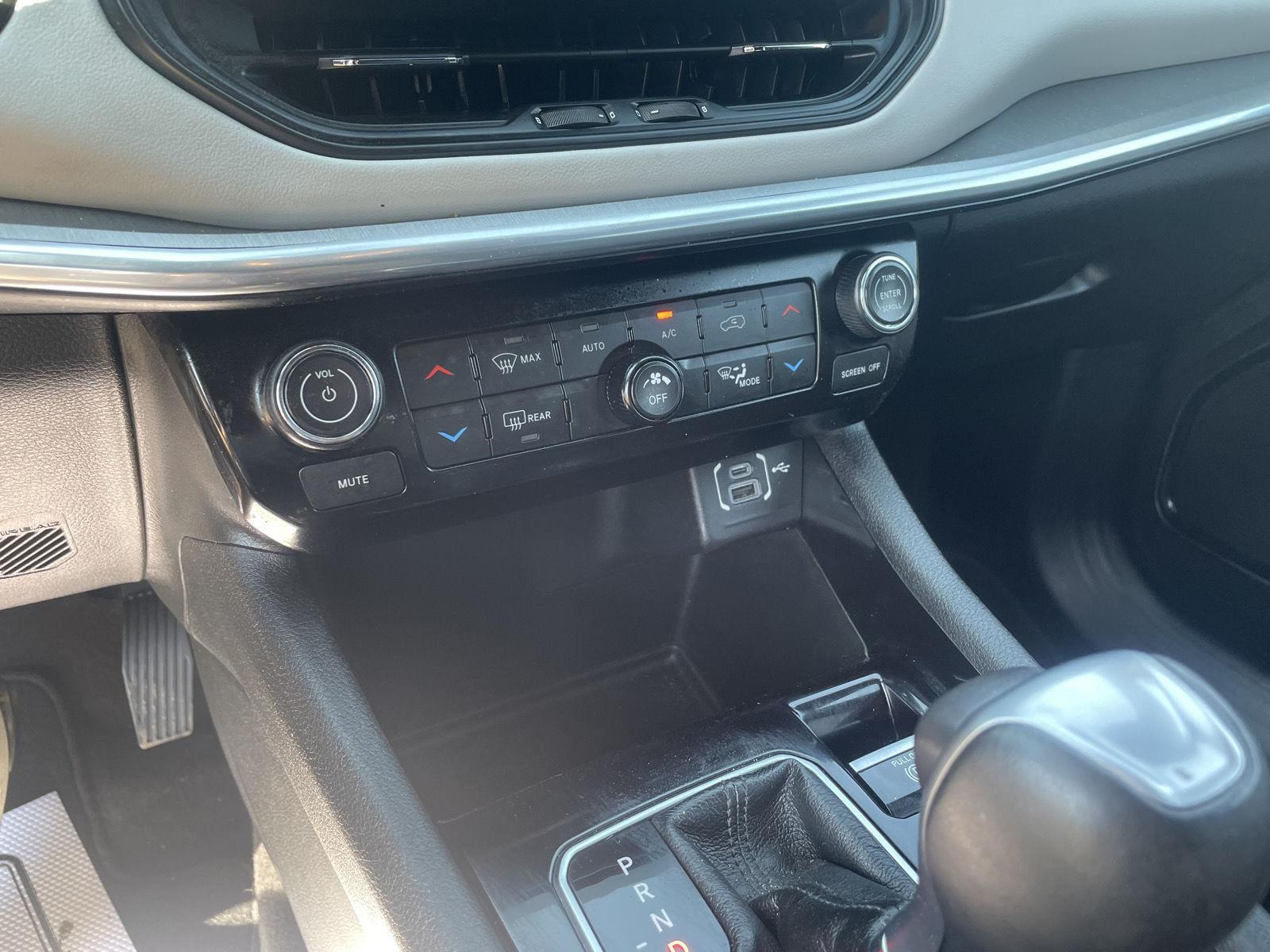 2023 Jeep Compass Limited photo 18