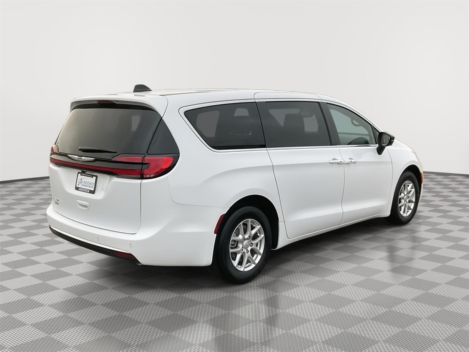 New 2026 Chrysler Pacifica Select Minivan for sale in Grand Island NE