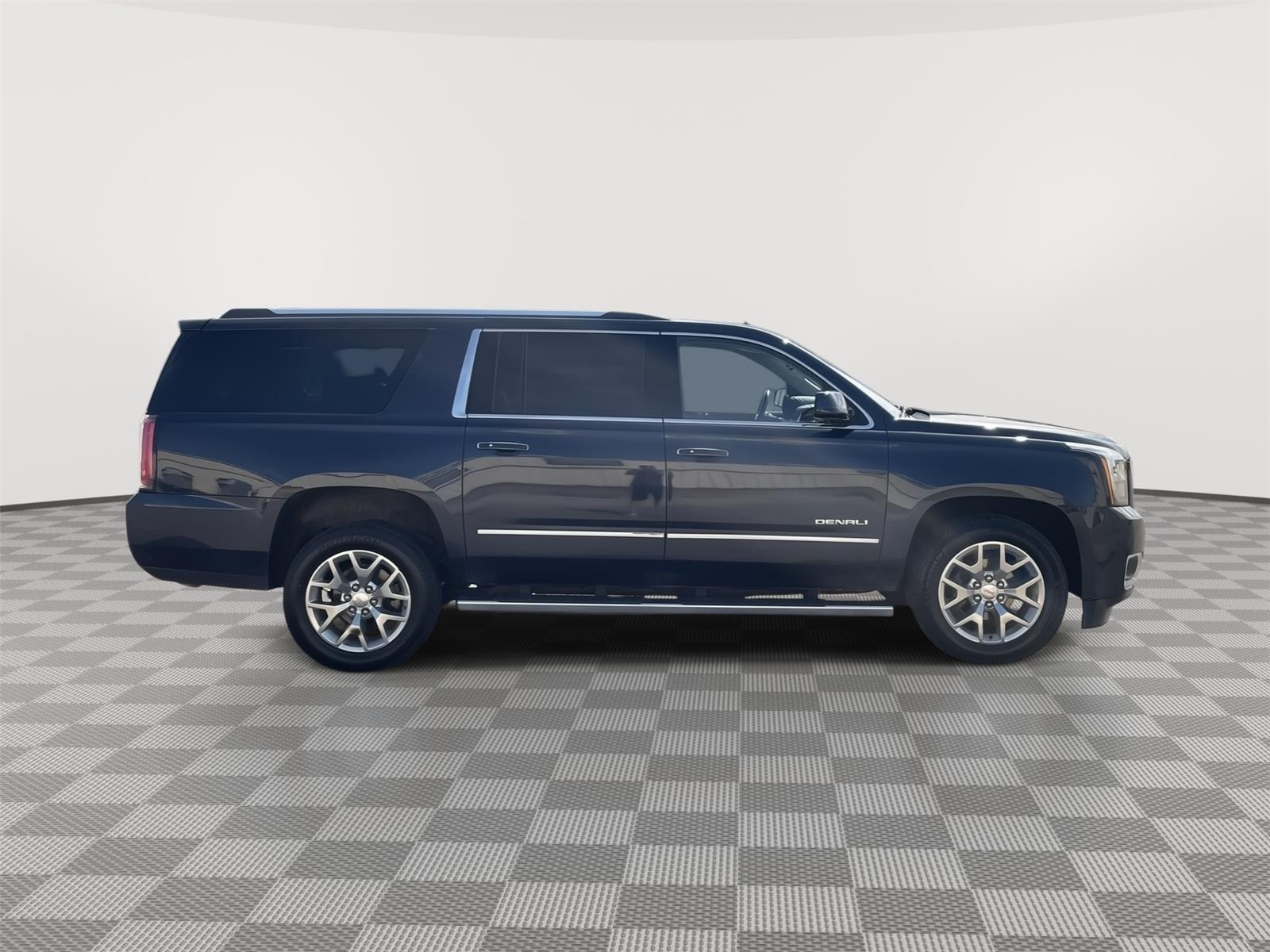 Used 2020 GMC Yukon XL for sale in Grand Island NE
