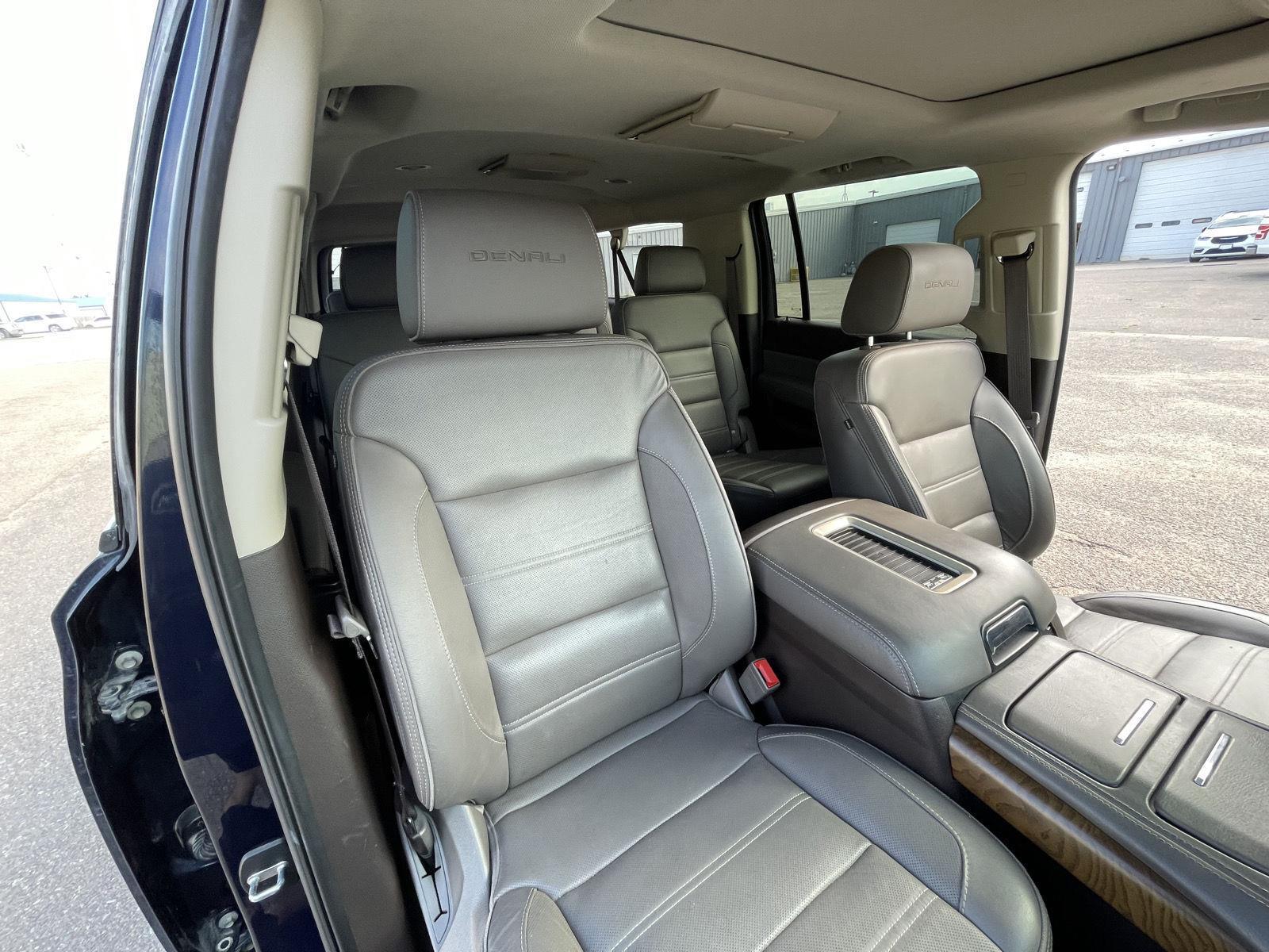 Used 2020 GMC Yukon XL for sale in Grand Island NE