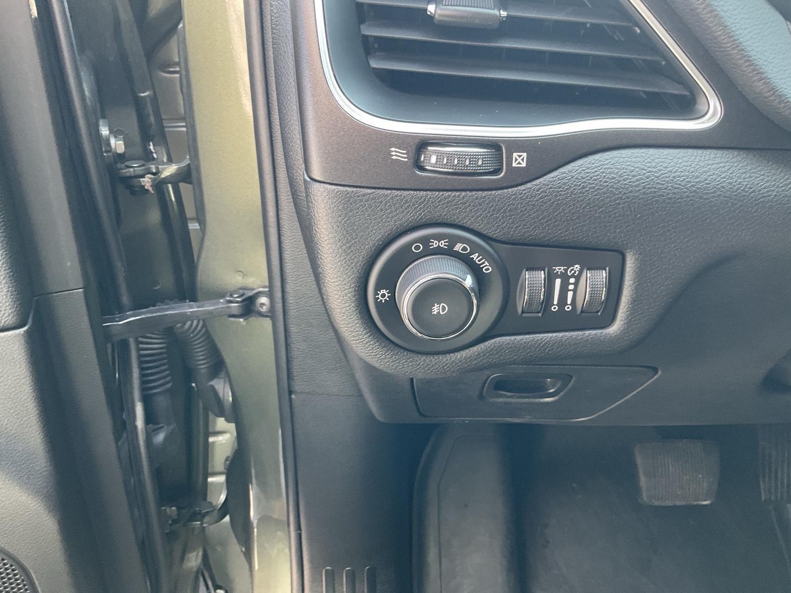 2020 Jeep Cherokee Trailhawk photo 10