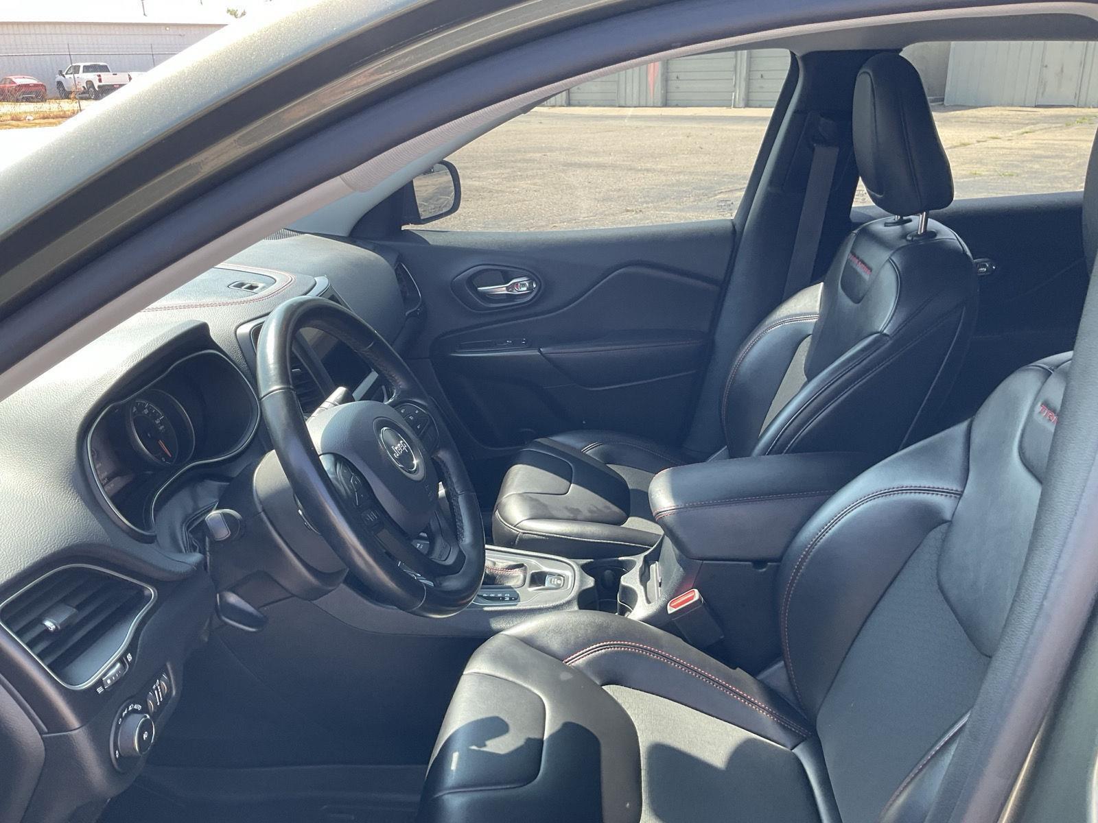 2020 Jeep Cherokee Trailhawk photo 12