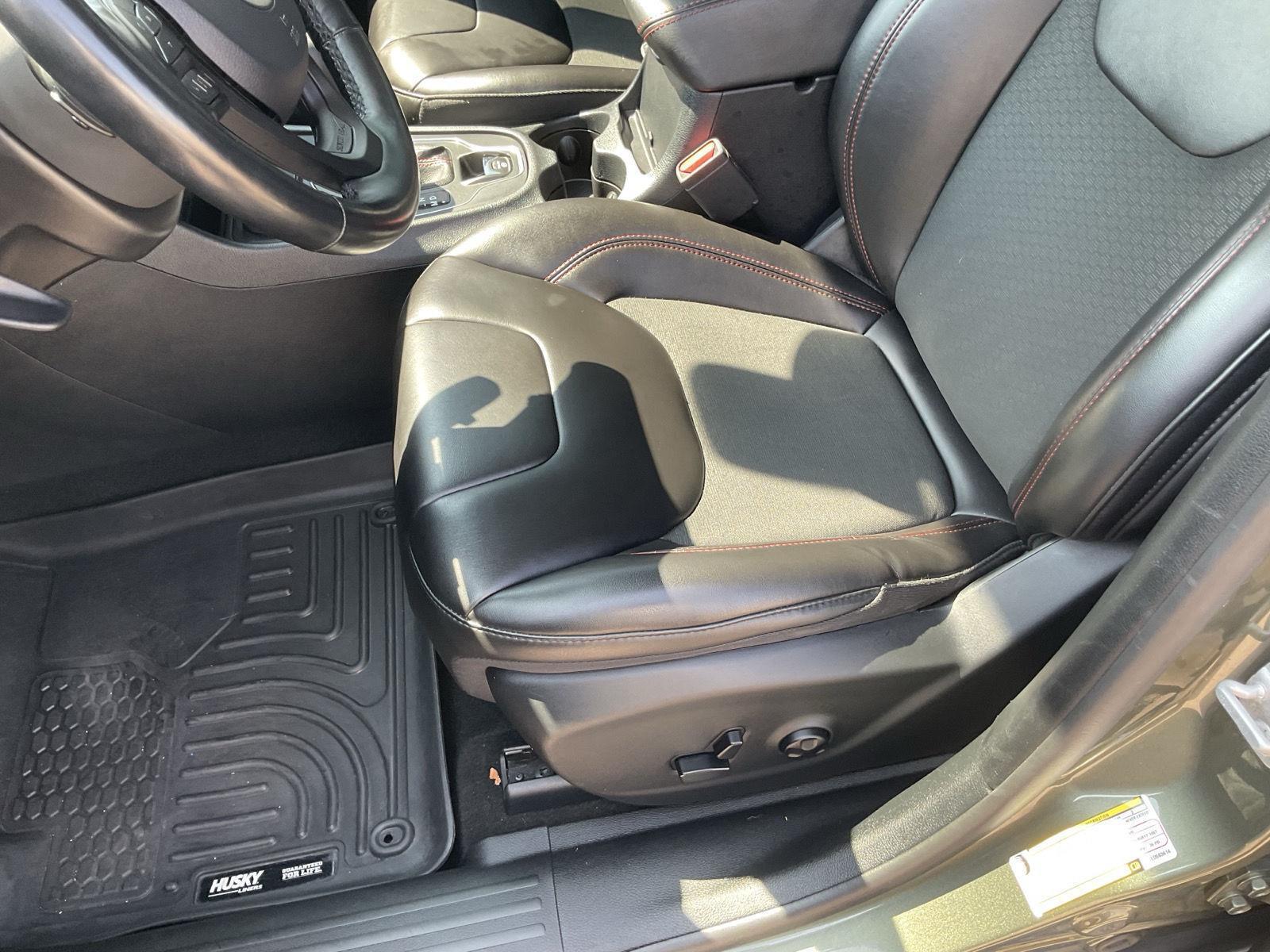 2020 Jeep Cherokee Trailhawk photo 14