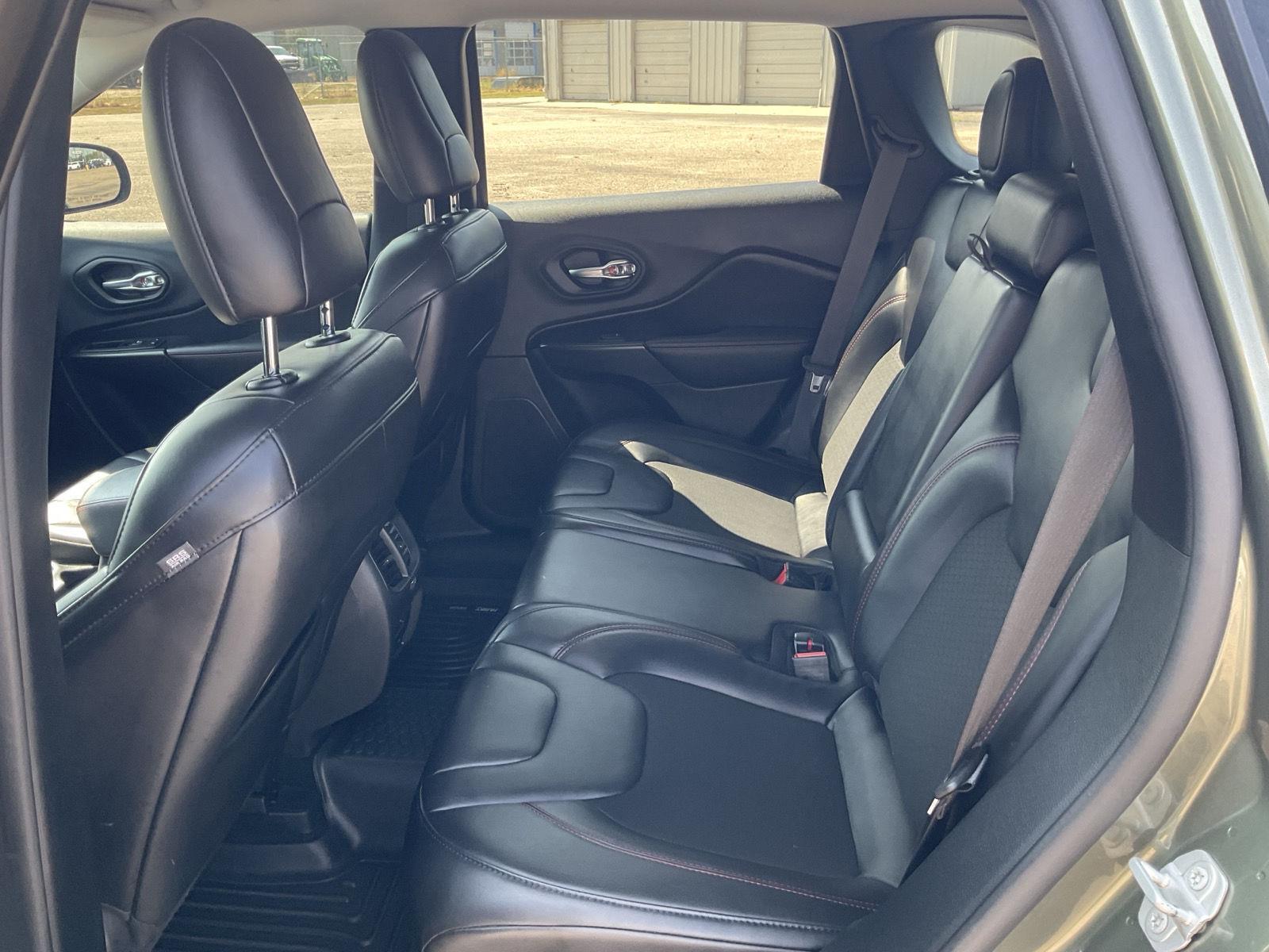 2020 Jeep Cherokee Trailhawk photo 16