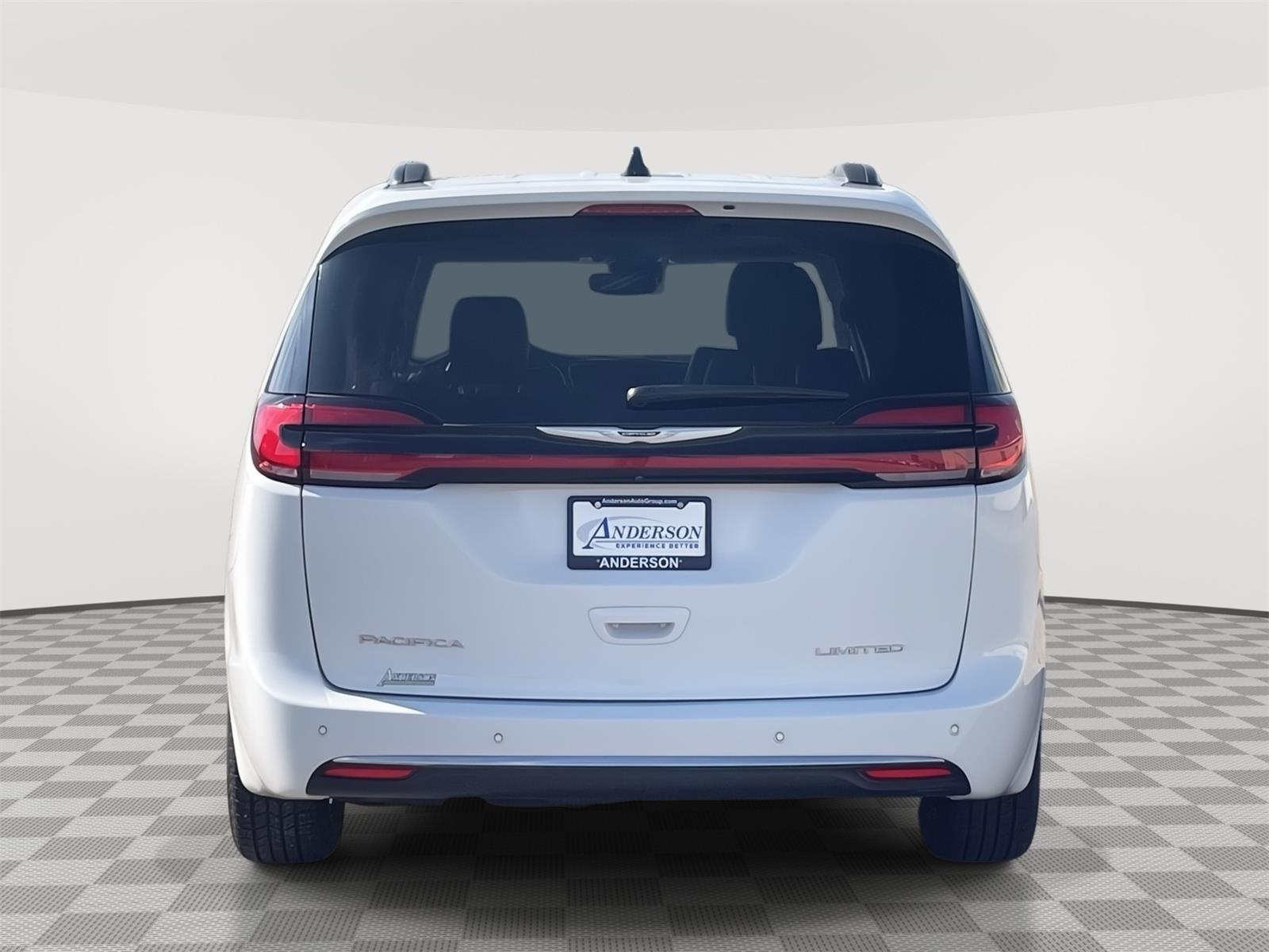 Used 2023 Chrysler Pacifica Limited Minivan for sale in Grand Island NE