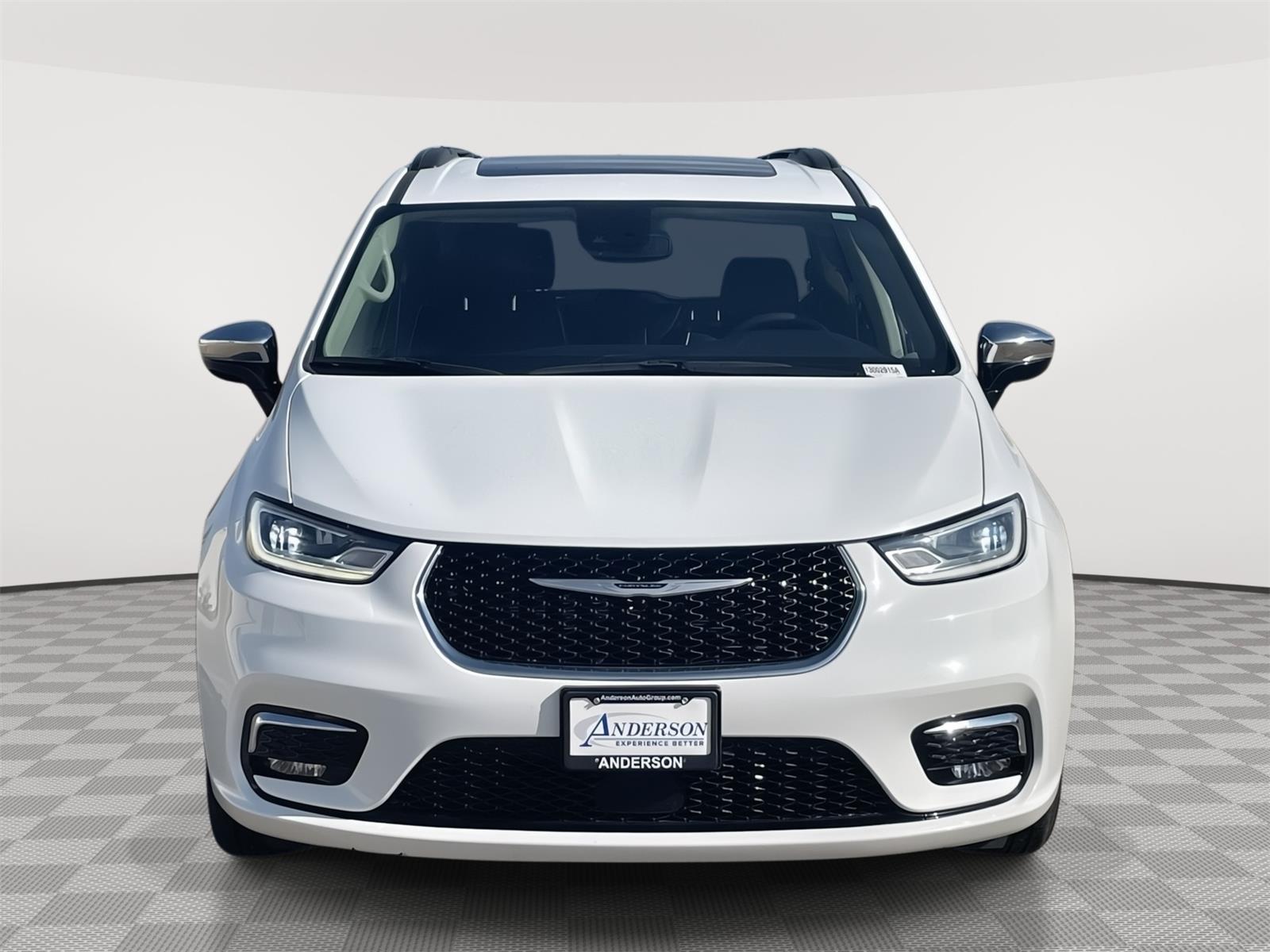 Used 2023 Chrysler Pacifica Limited Minivan for sale in Grand Island NE