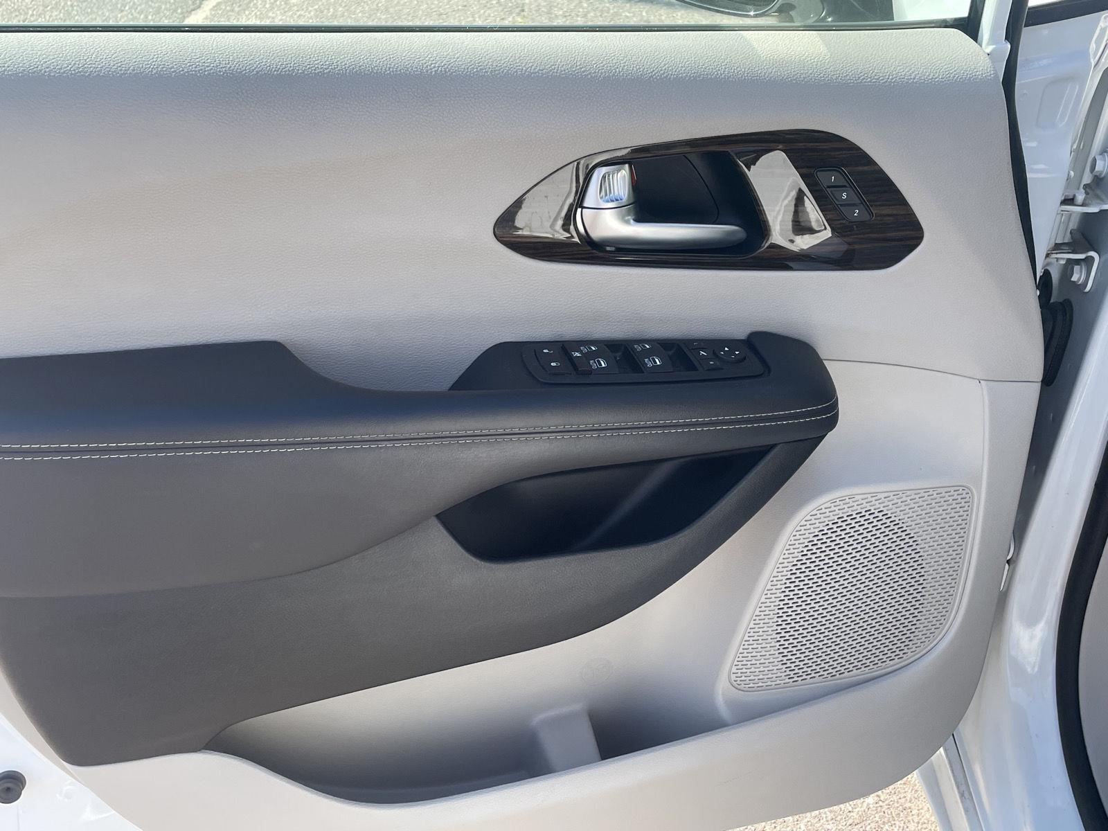 Used 2023 Chrysler Pacifica Limited Minivan for sale in Grand Island NE