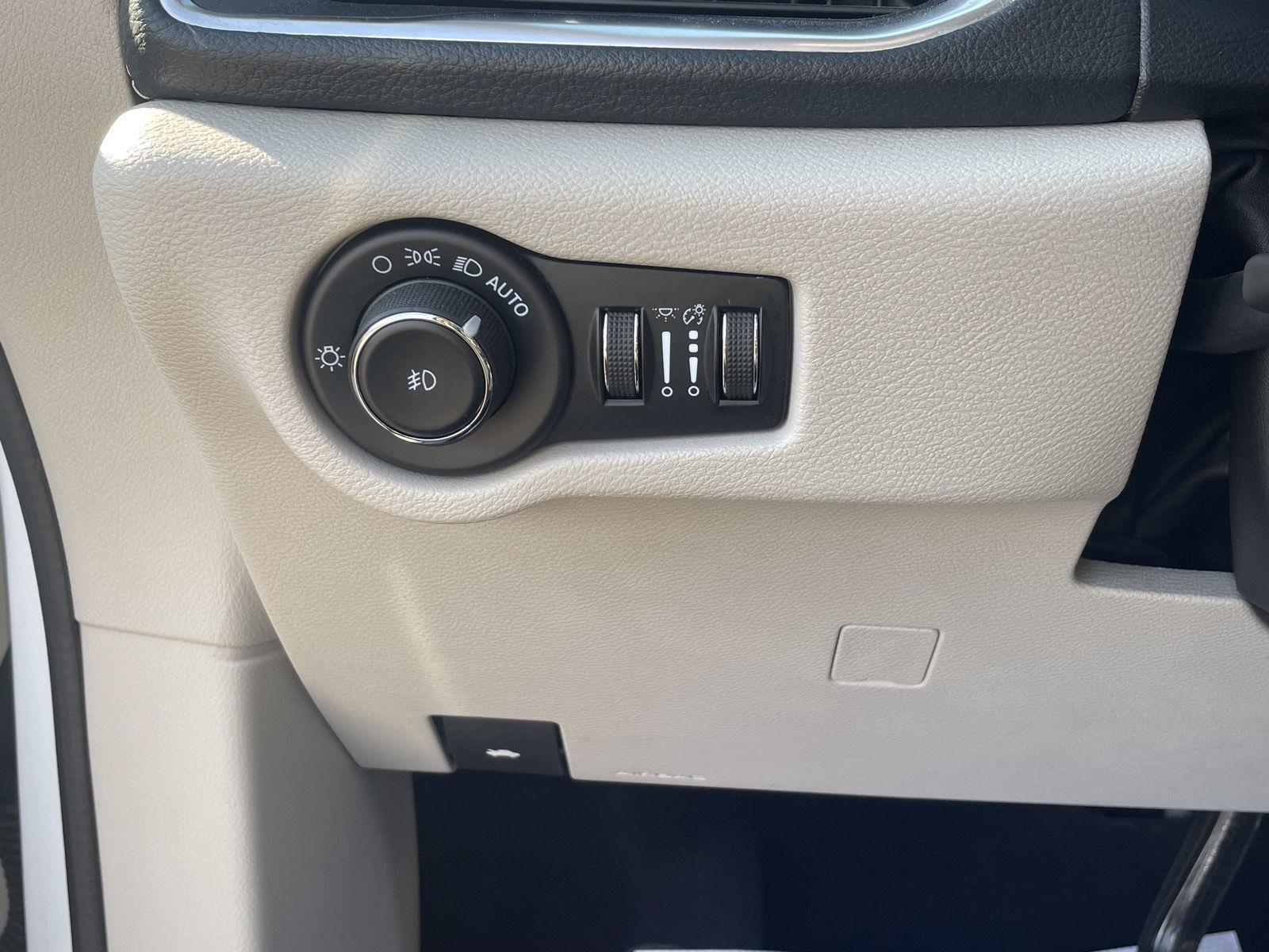 Used 2023 Chrysler Pacifica Limited Minivan for sale in Grand Island NE