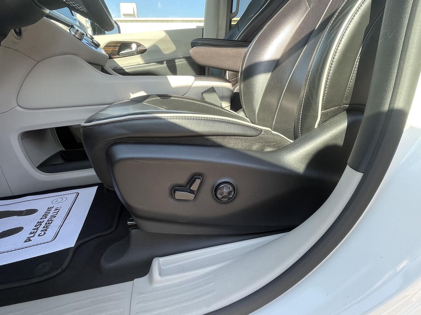 Used 2023 Chrysler Pacifica Limited Minivan for sale in Grand Island NE