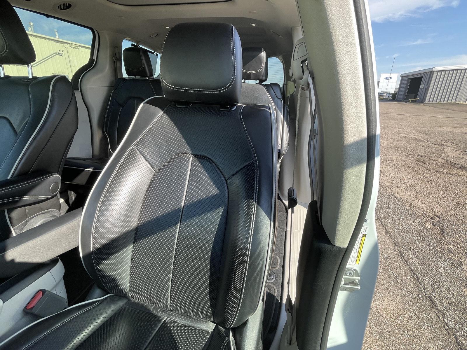 Used 2023 Chrysler Pacifica Limited Minivan for sale in Grand Island NE