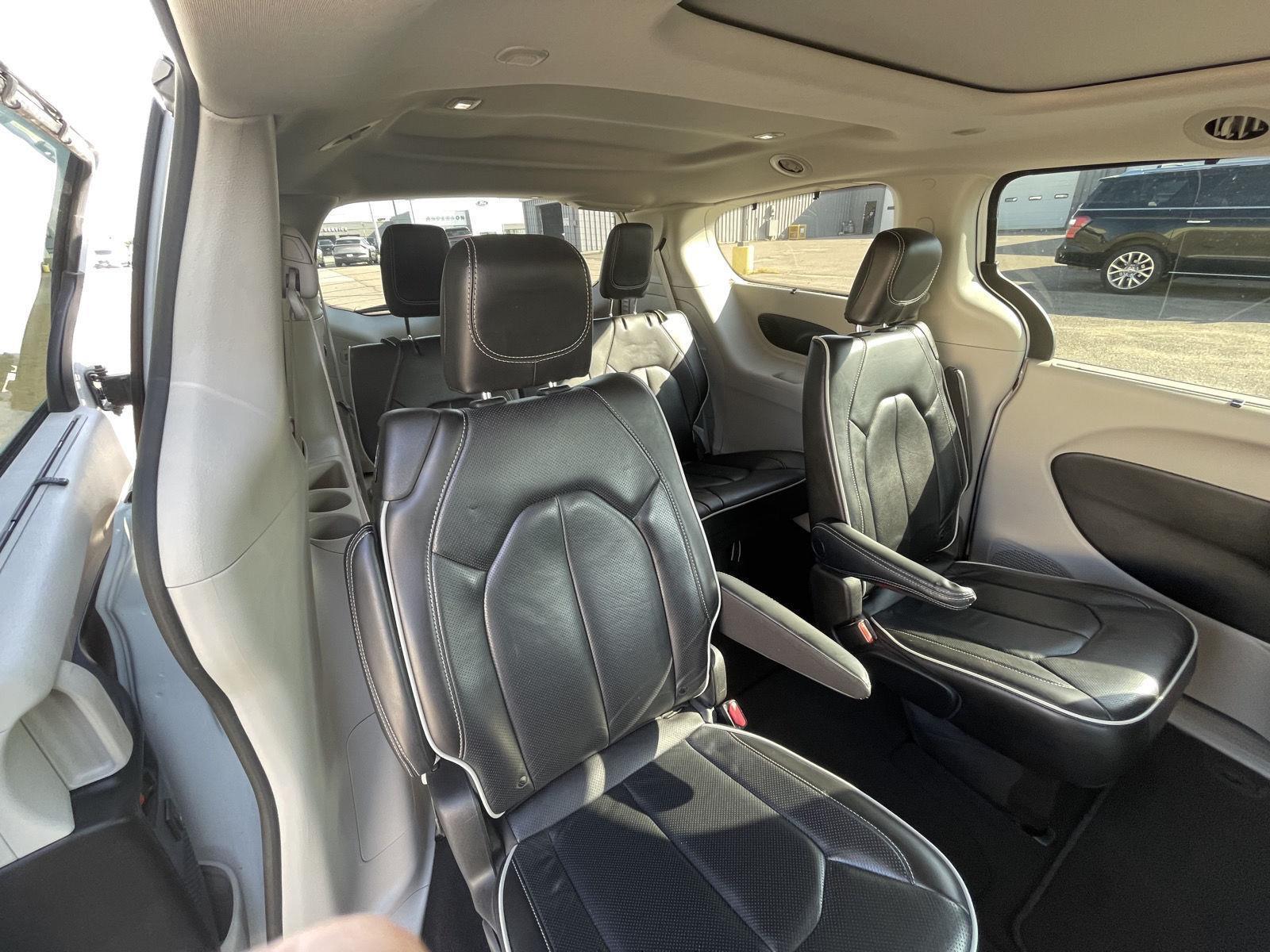 Used 2023 Chrysler Pacifica Limited Minivan for sale in Grand Island NE