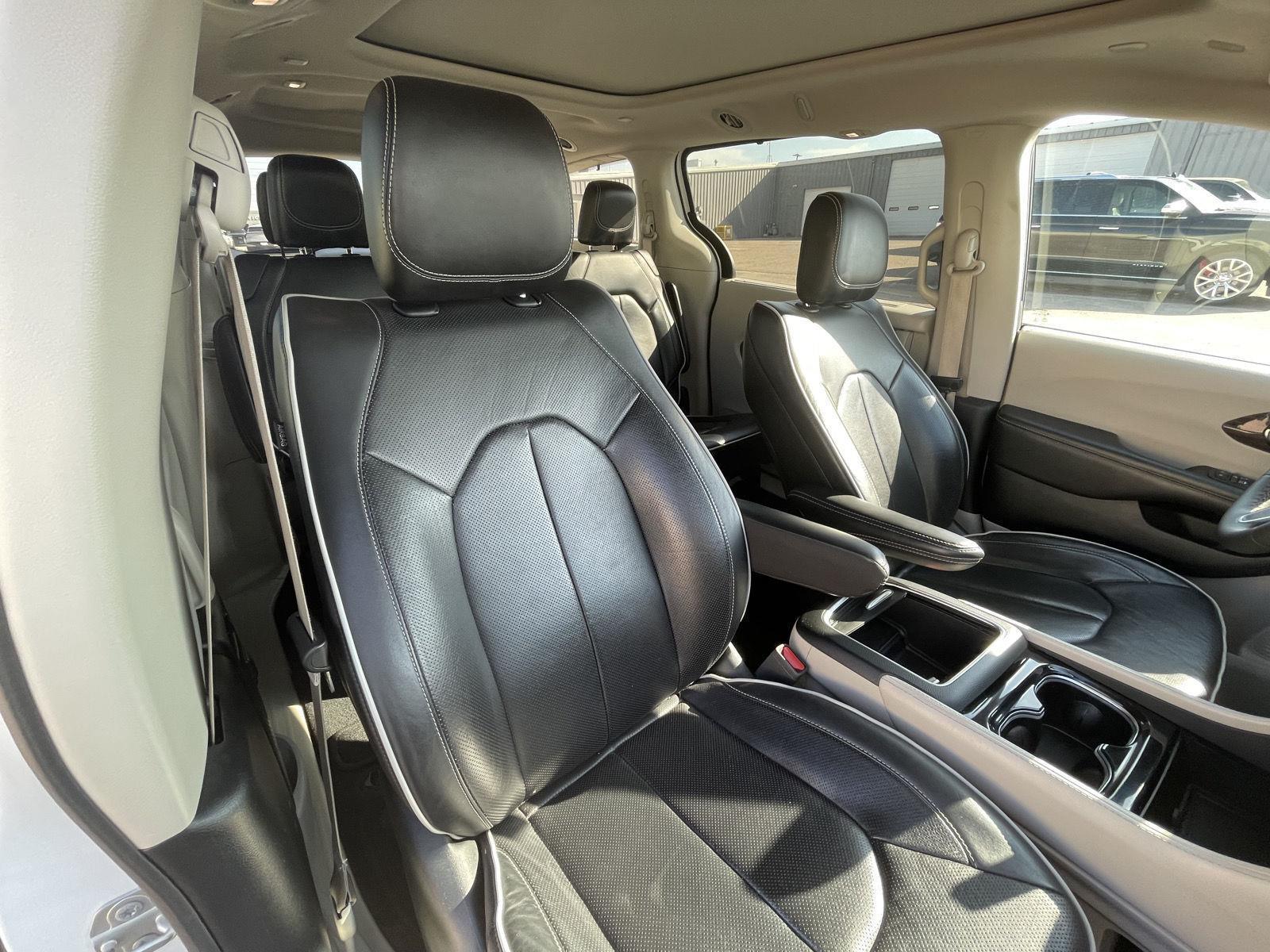 Used 2023 Chrysler Pacifica Limited Minivan for sale in Grand Island NE