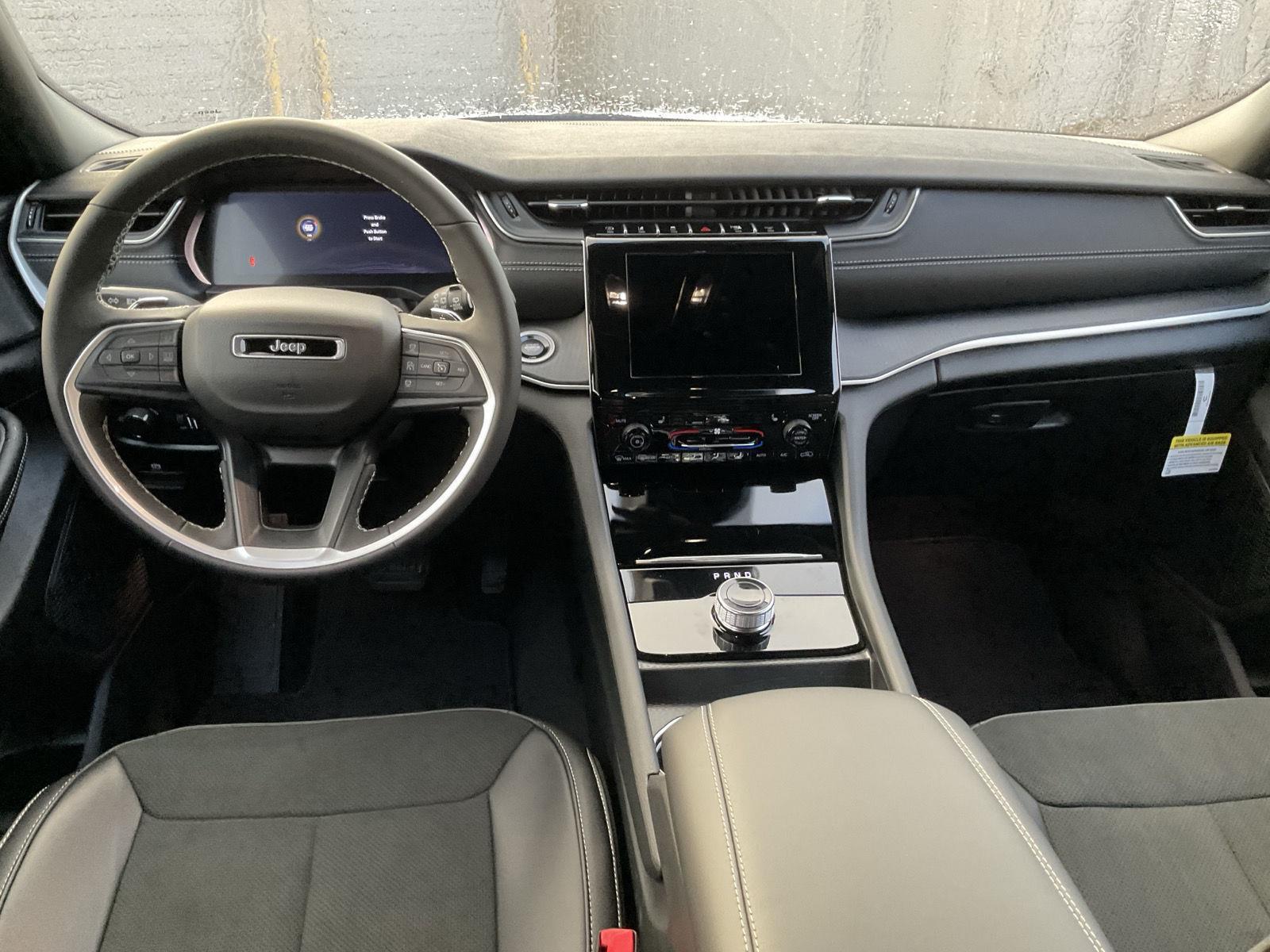 2025 Jeep Grand Cherokee Altitude X photo 17