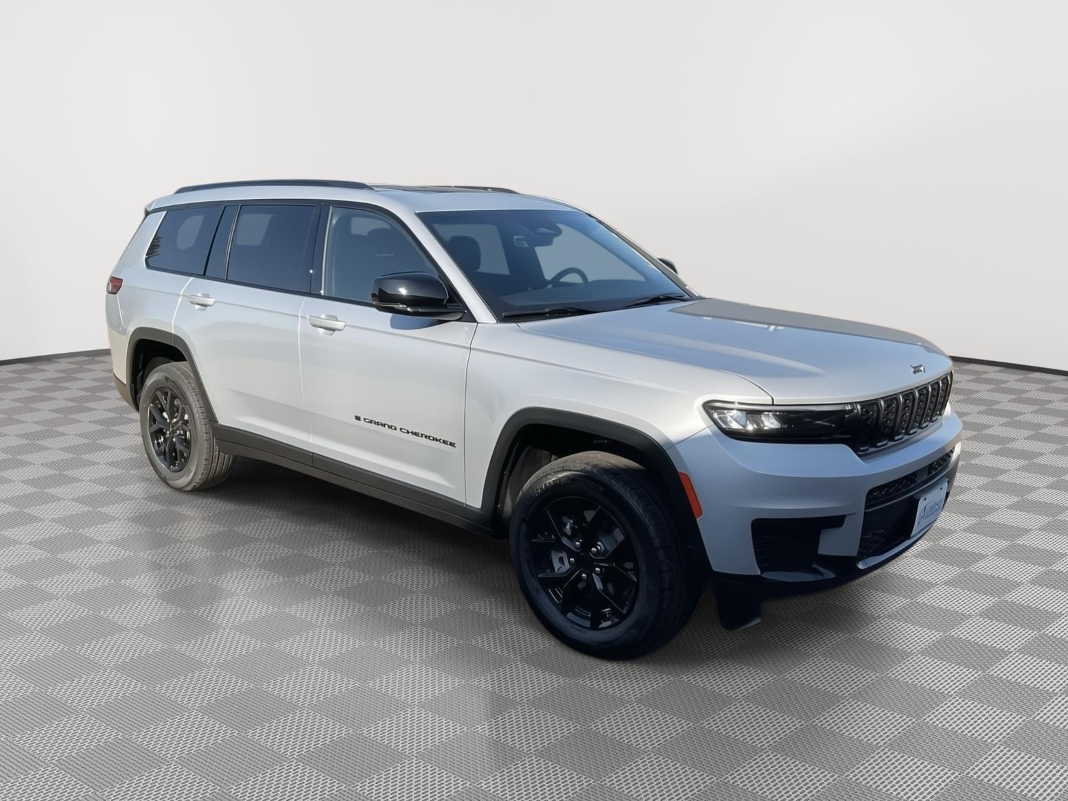 2025 Jeep Grand Cherokee Laredo photo 6