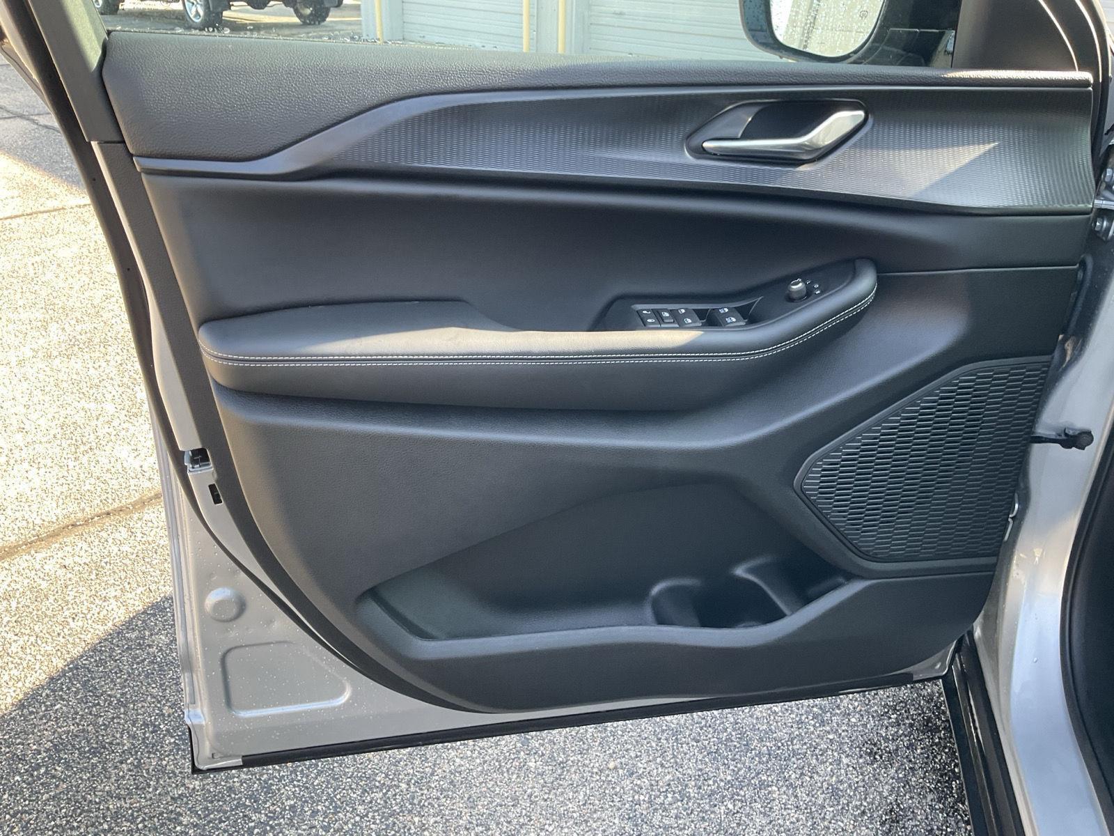 New 2025 Jeep Grand Cherokee L Altitude X SUV/Crossover for sale in Grand Island NE