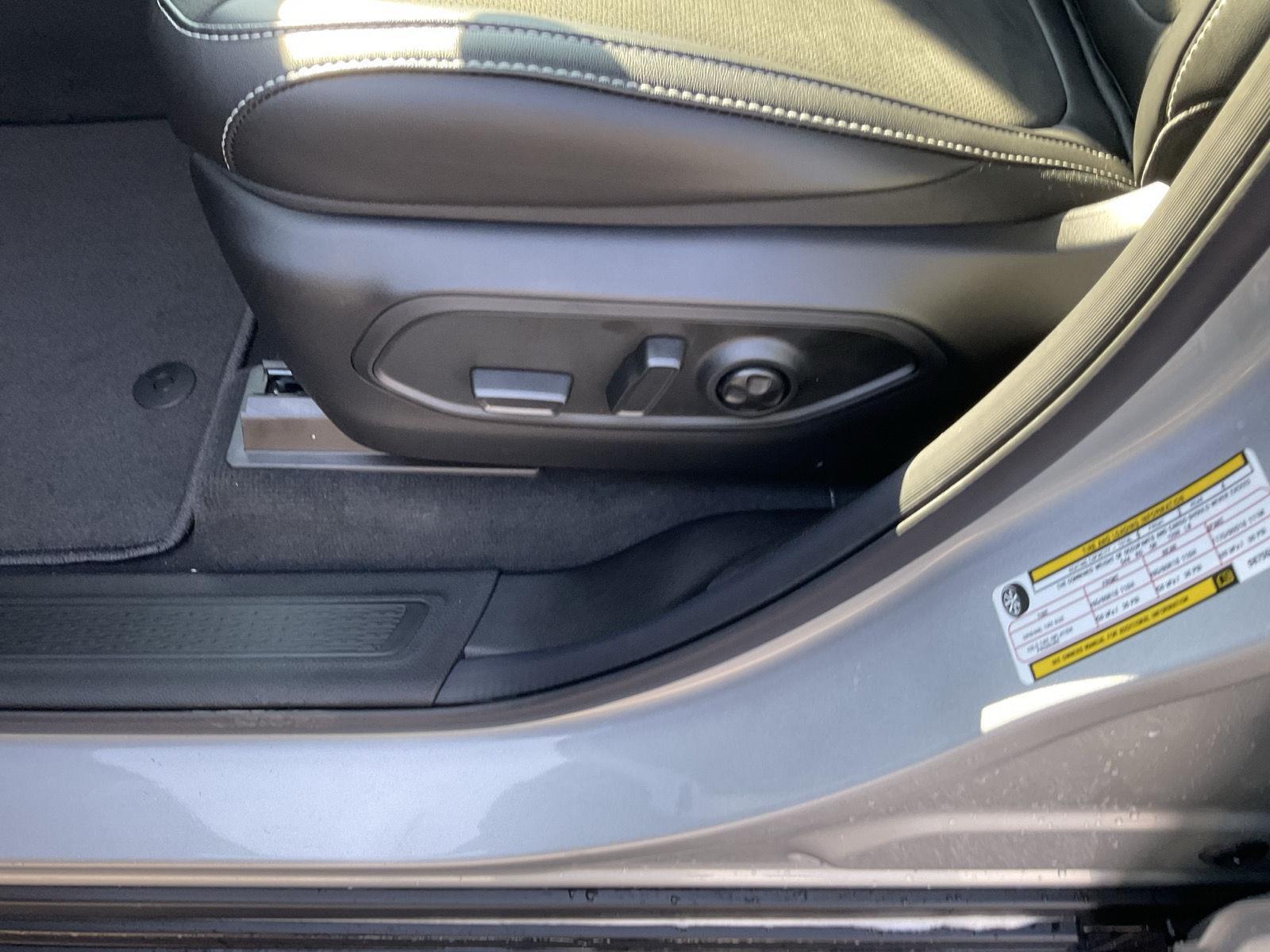 2025 Jeep Grand Cherokee Laredo photo 15