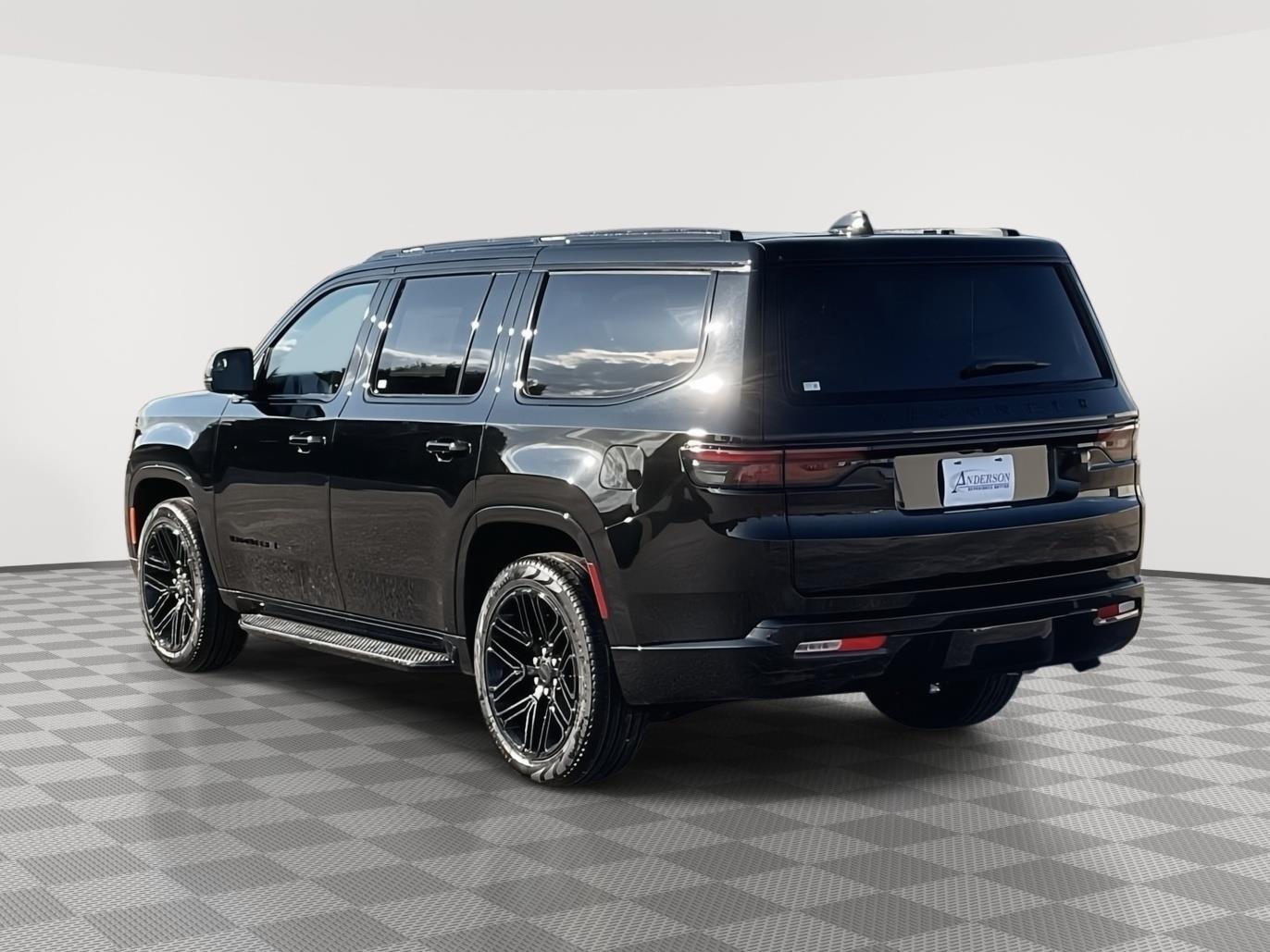 2025 Jeep Wagoneer Series II Carbide photo 3