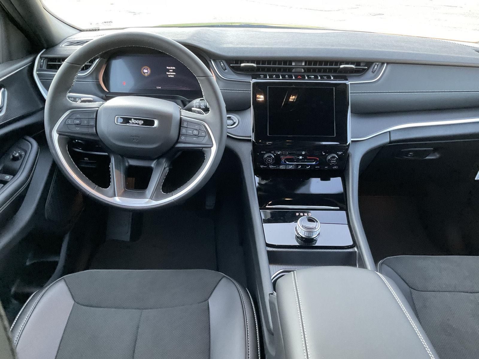 2025 Jeep Grand Cherokee Altitude X photo 9