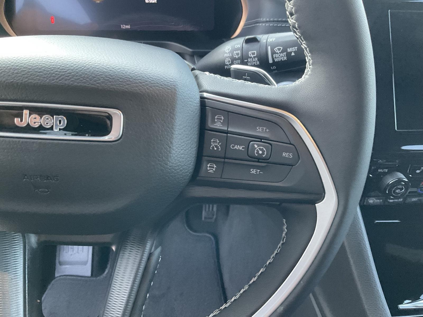 2025 Jeep Grand Cherokee Altitude X photo 13
