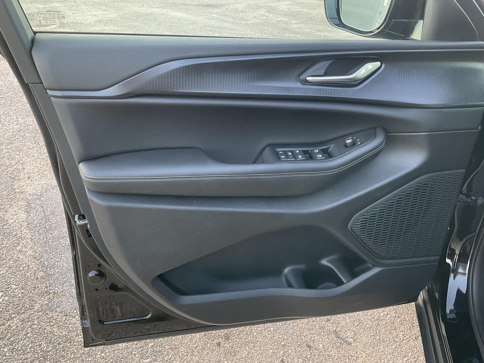 New 2025 Jeep Grand Cherokee L Altitude X SUV/Crossover for sale in Grand Island NE