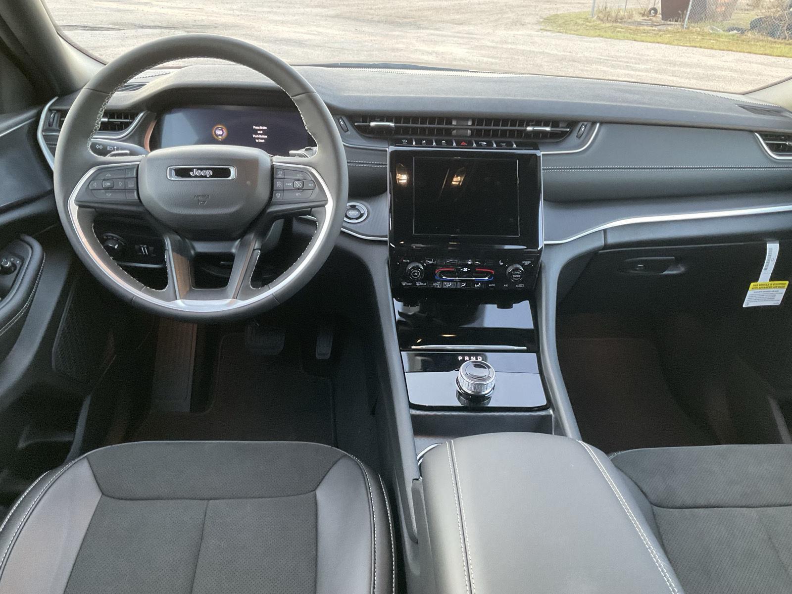 2025 Jeep Grand Cherokee Altitude X photo 17