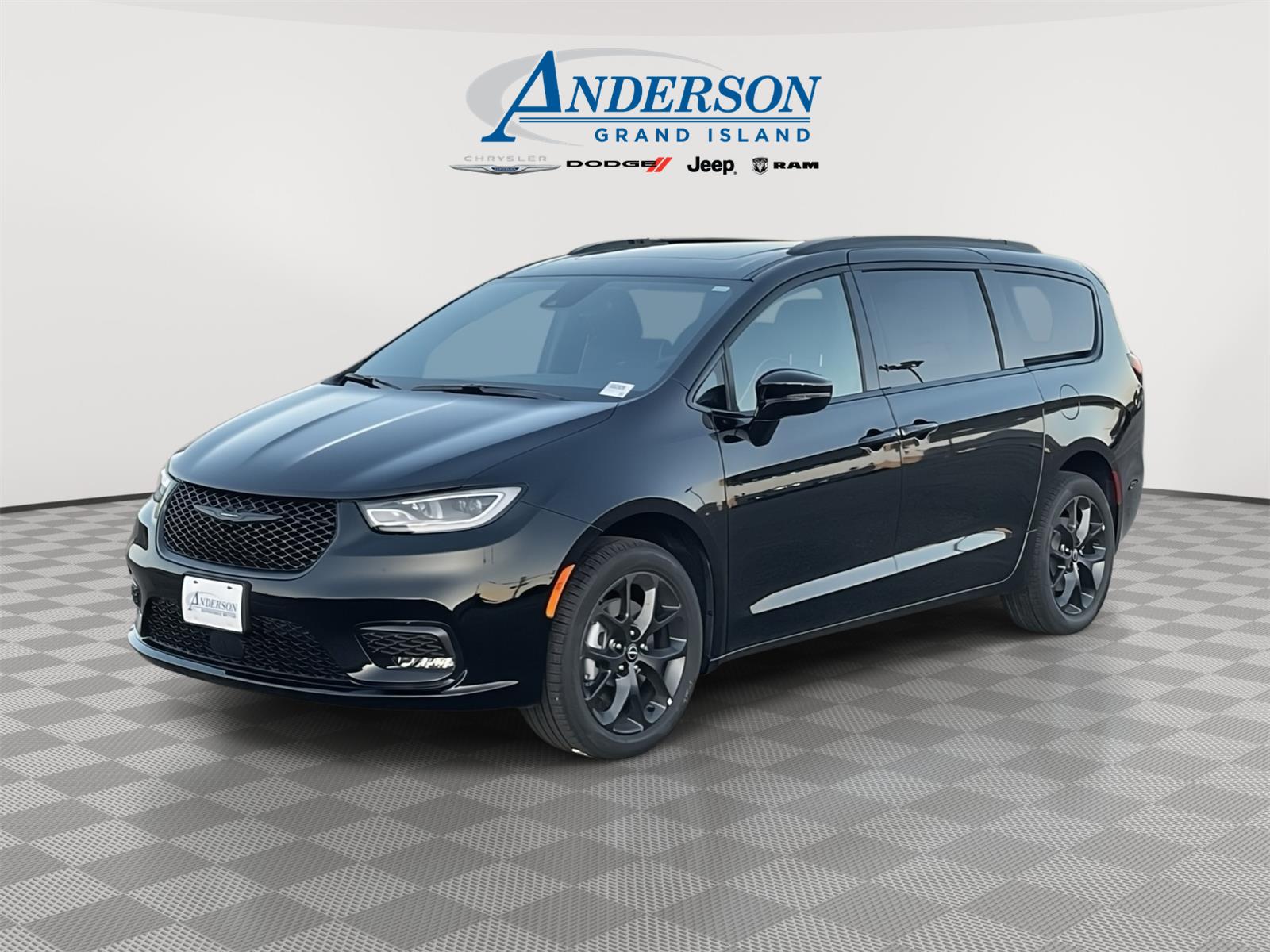 New 2026 Chrysler Pacifica Limited Minivan for sale in Grand Island NE