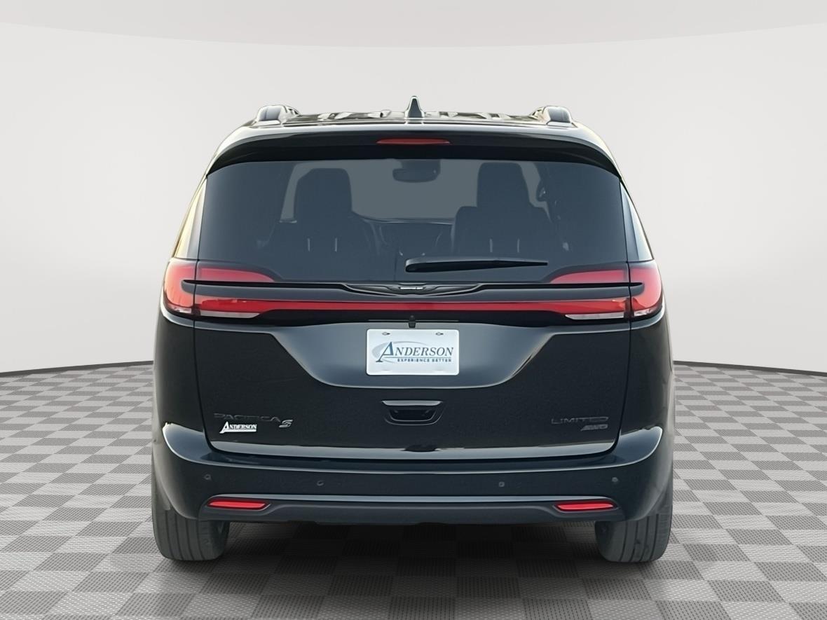 New 2026 Chrysler Pacifica Limited Minivan for sale in Grand Island NE