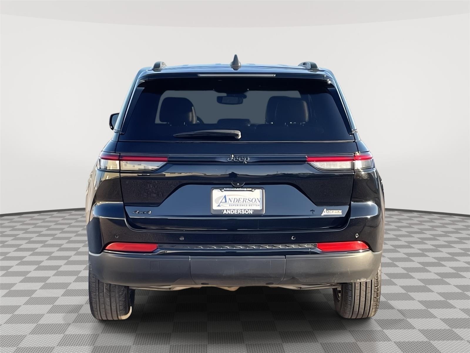 Used 2024 Jeep Grand Cherokee Altitude SUV/Crossover for sale in Grand Island NE