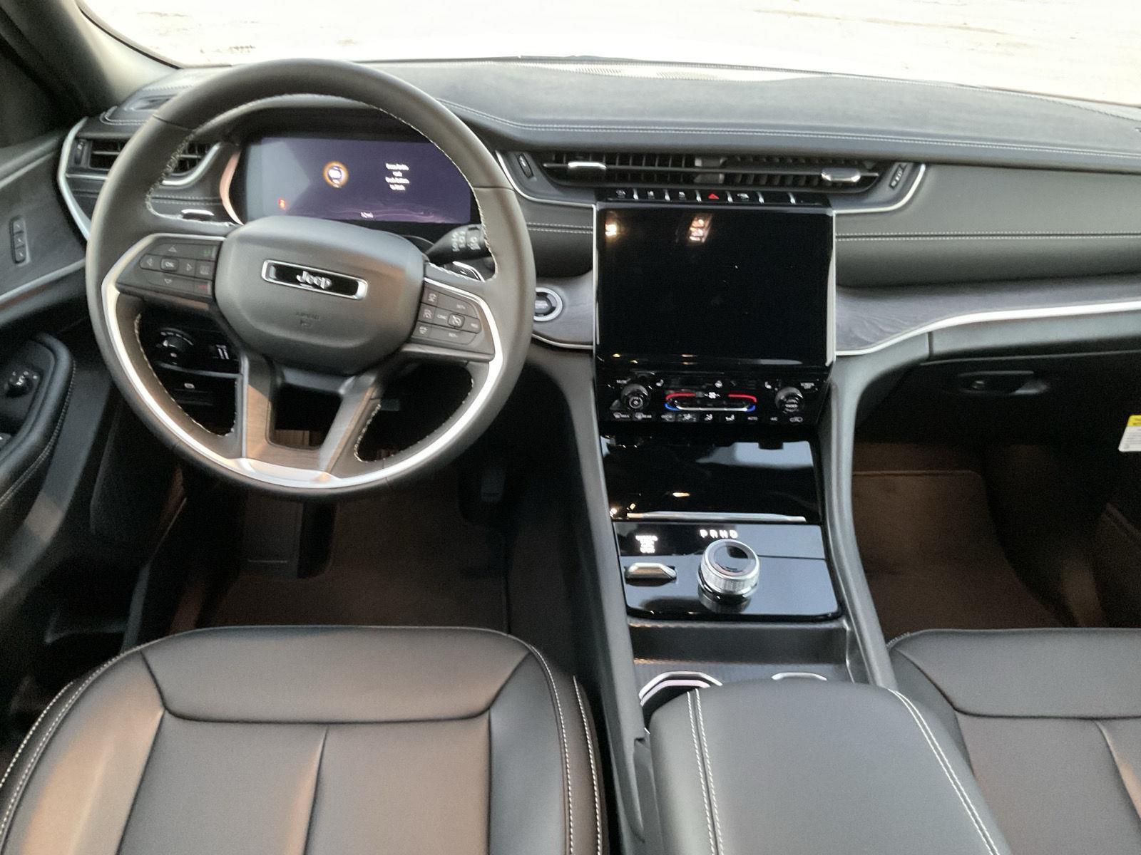 New 2025 Jeep Grand Cherokee L for sale in Grand Island NE