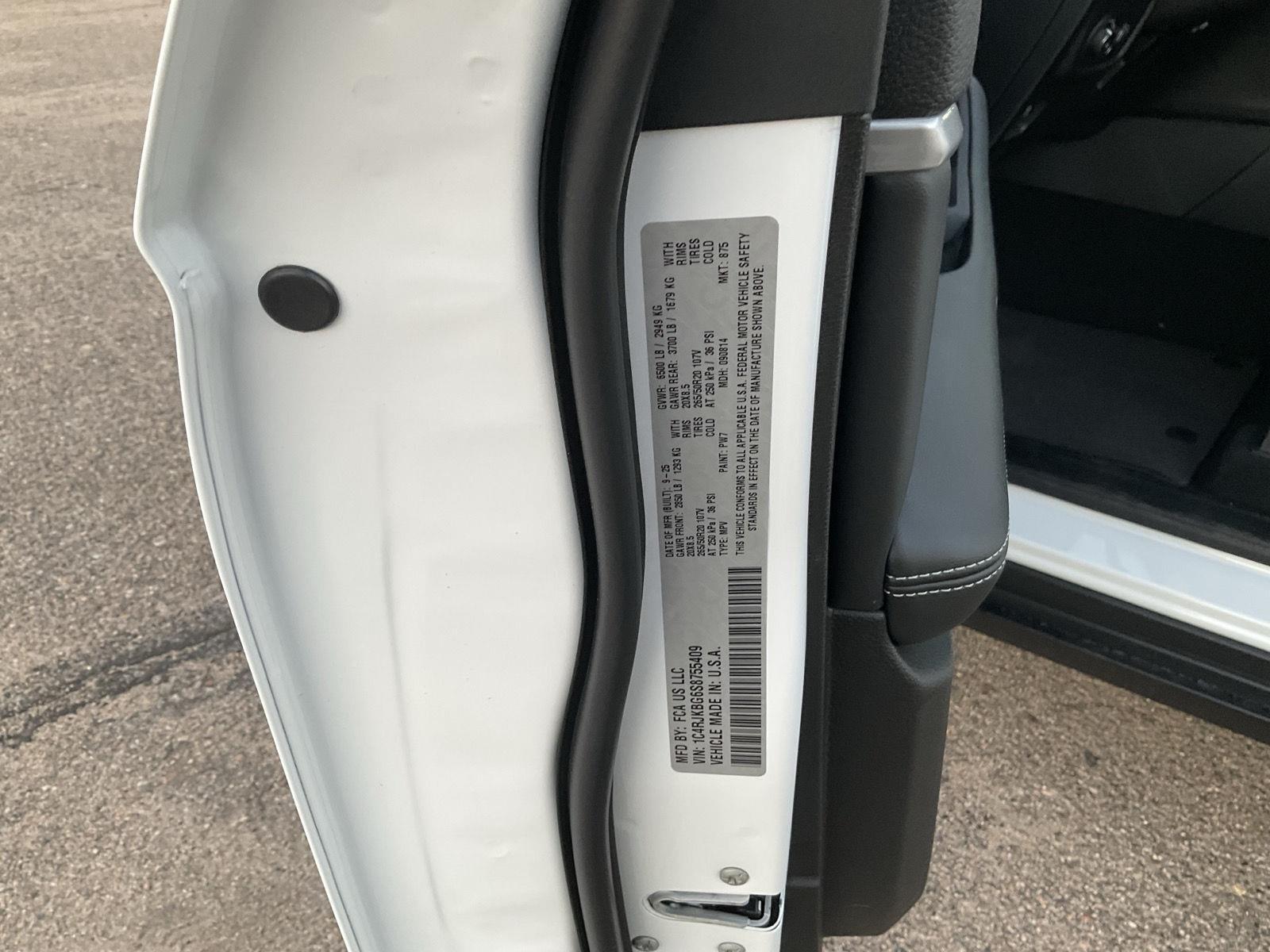 New 2025 Jeep Grand Cherokee L for sale in Grand Island NE