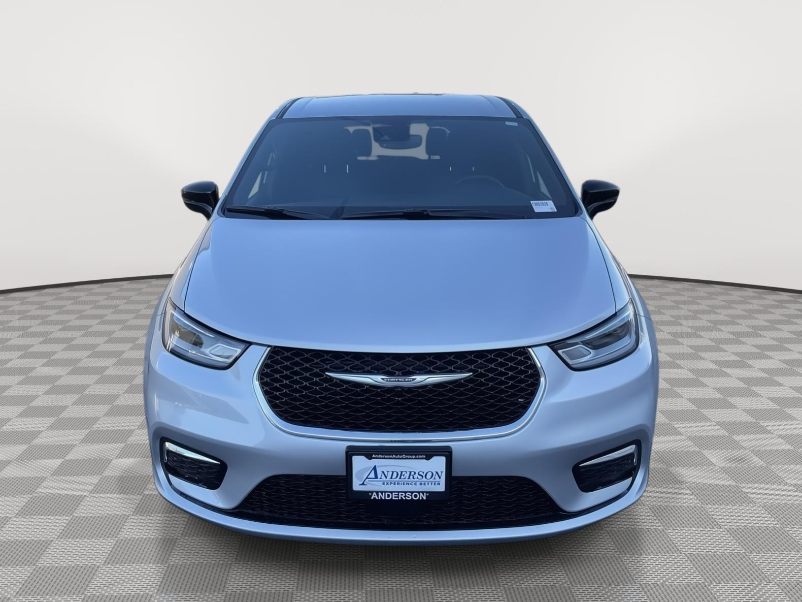 2026 Chrysler Pacifica photo 8