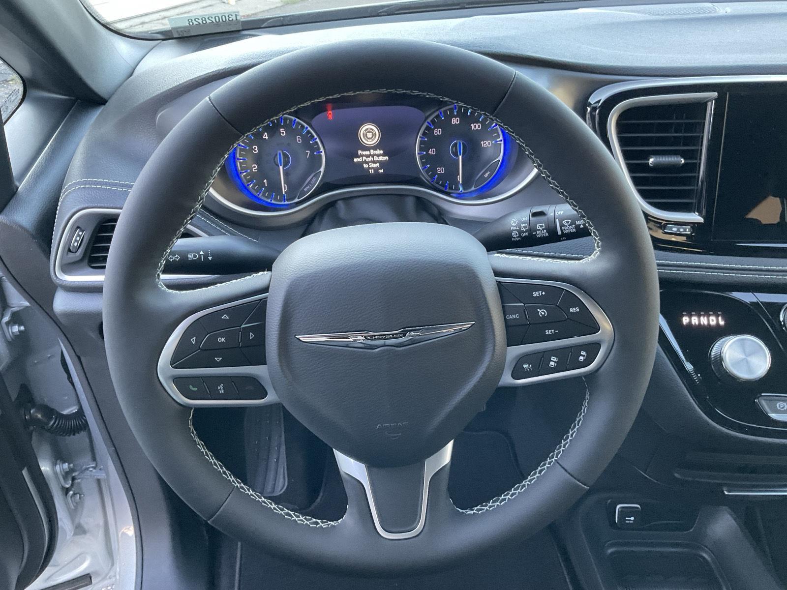2026 Chrysler Pacifica photo 9